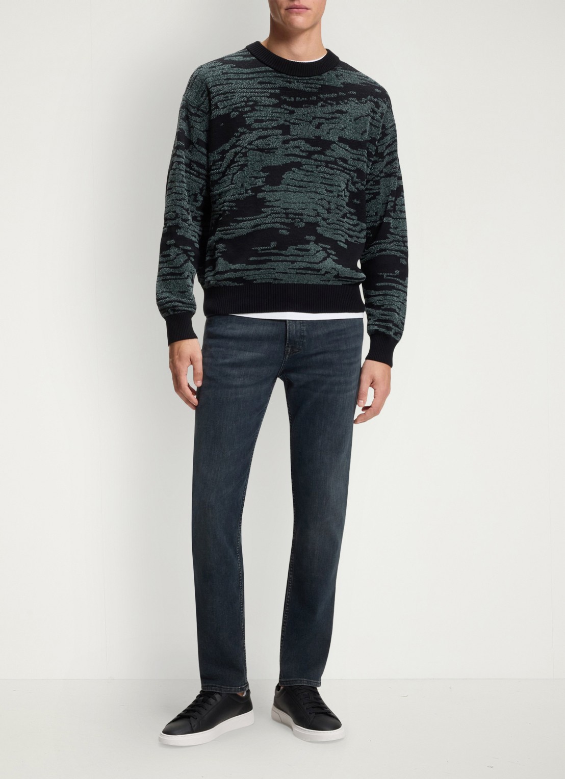 BOSS Straight leg jeans met steekzakken - voorkant 2 donkerblauw