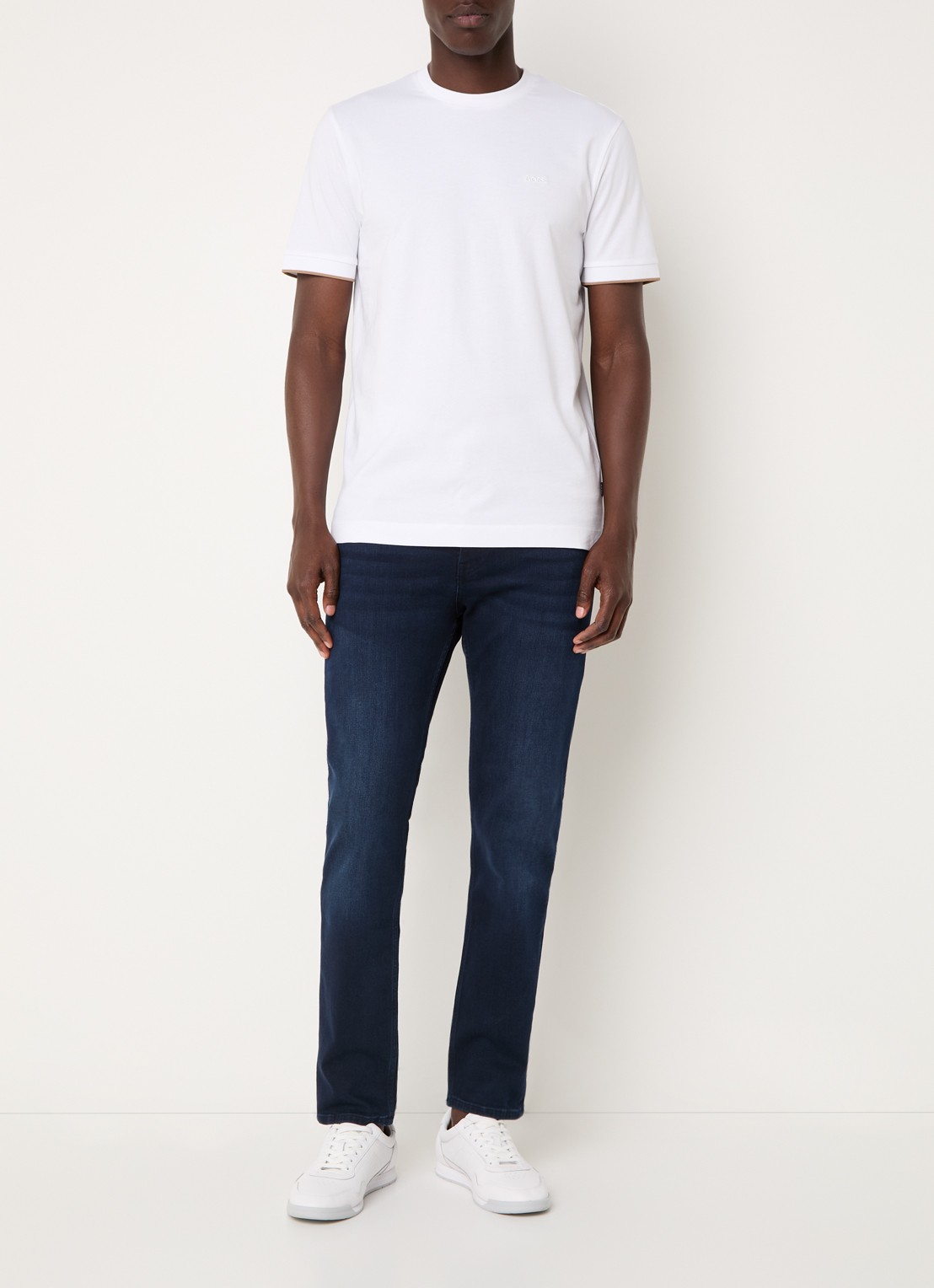 BOSS T-shirt met logoborduring - voorkant 3 white-100 / wit
