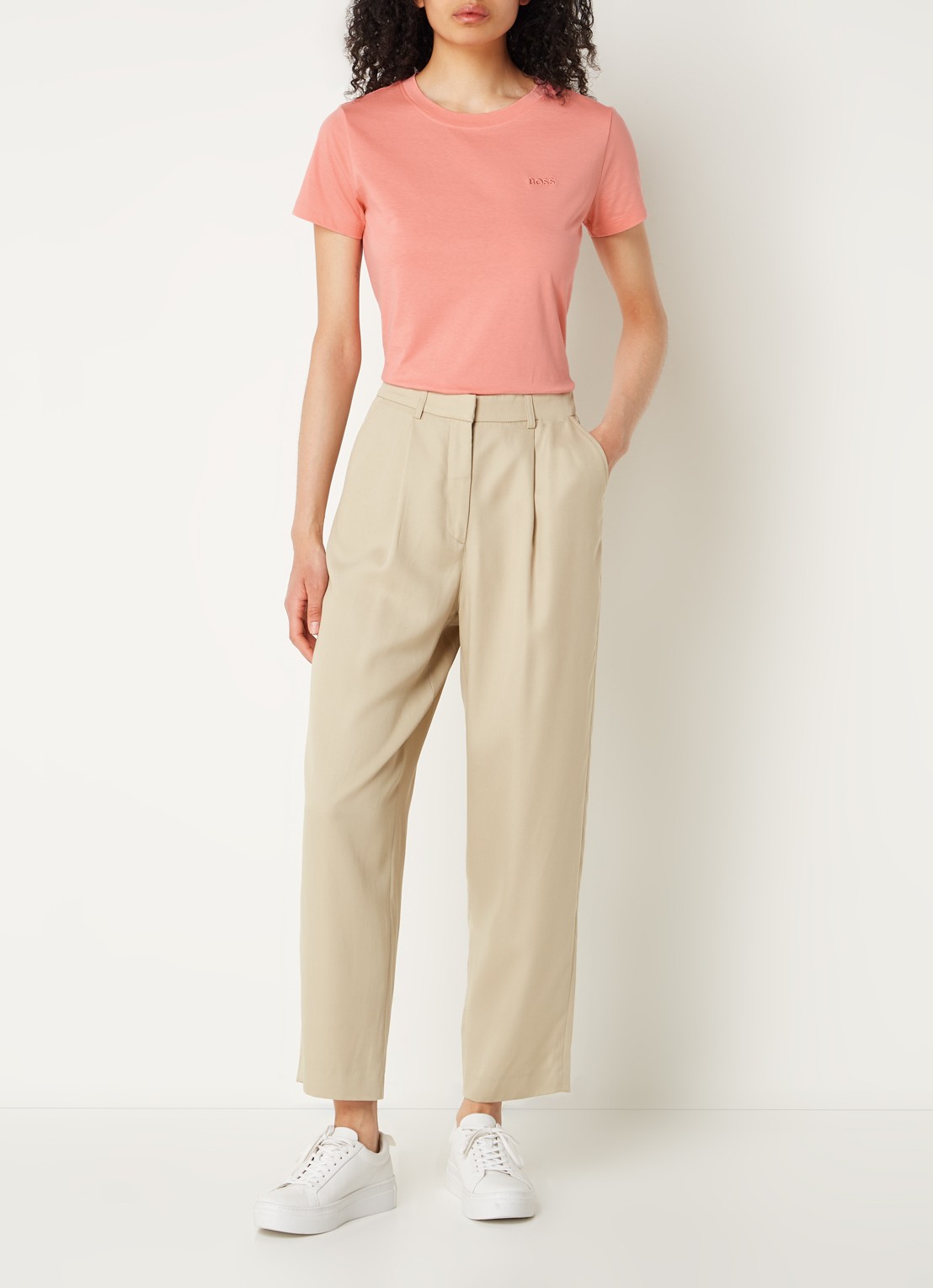BOSS T-shirt van katoenen jersey met logodetail - voorkant 4 light /pastel pink-689 / roze