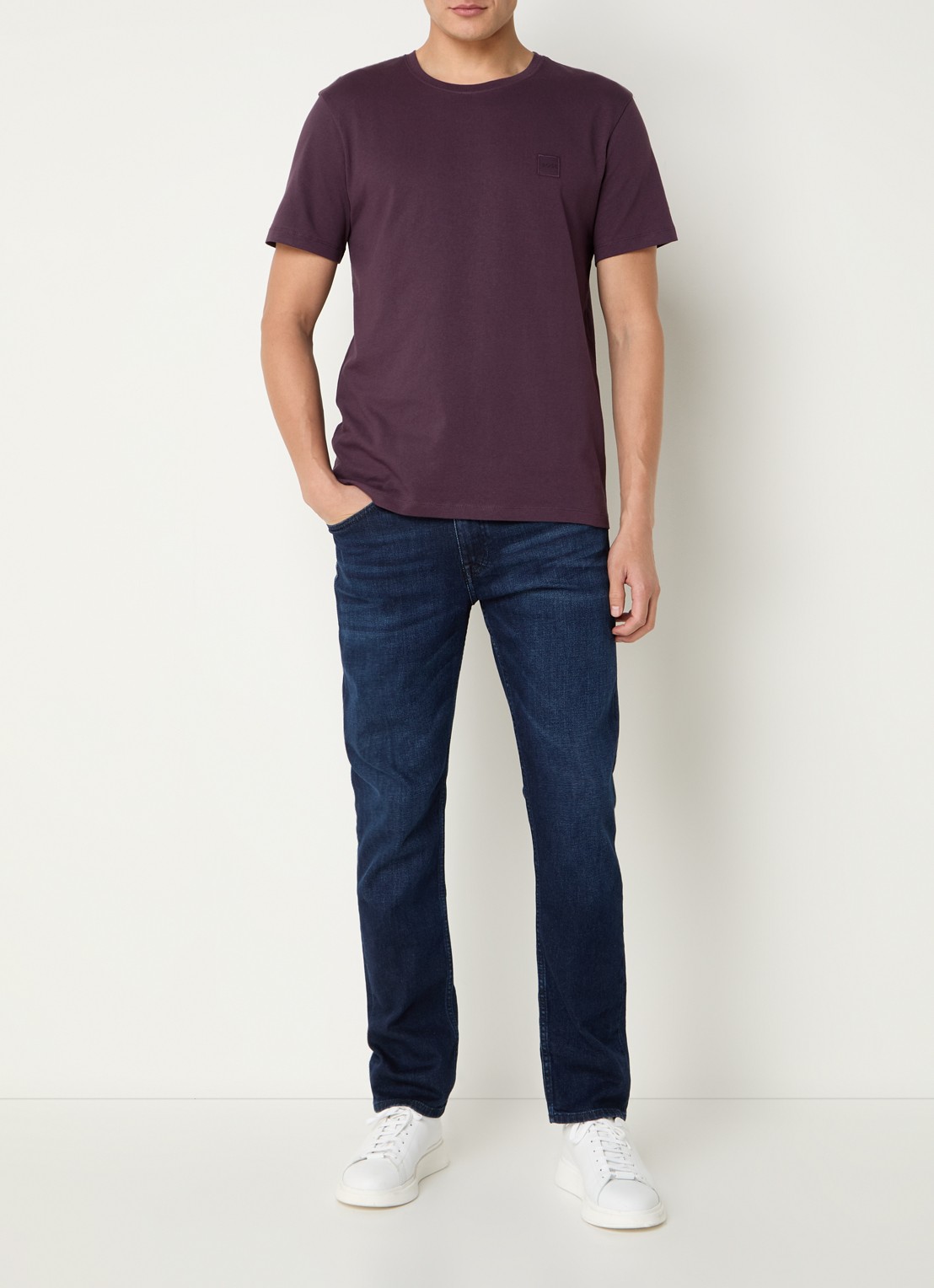 BOSS T-shirt van katoenen jersey met logopatch - voorkant 2 aubergine