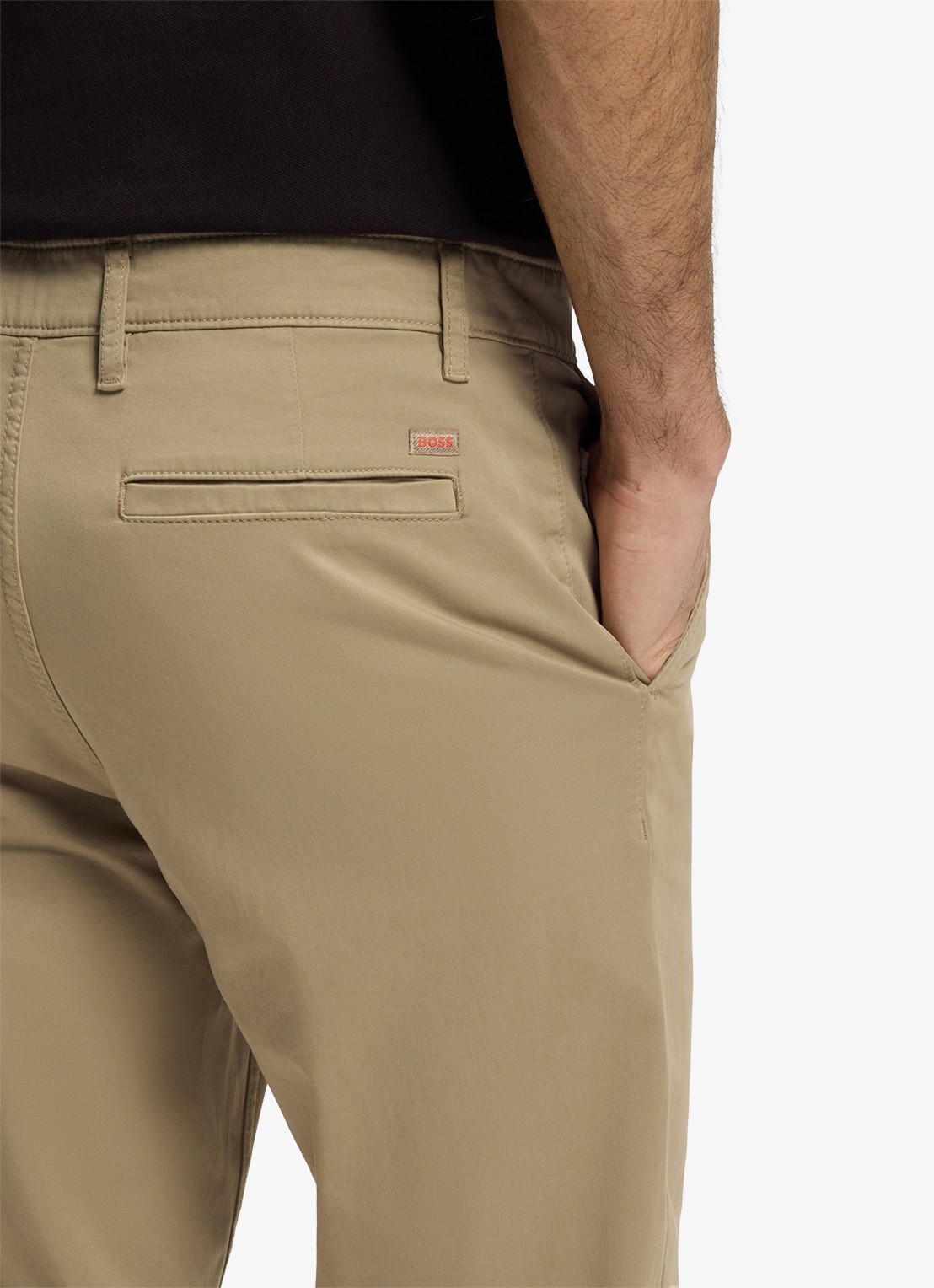 BOSS Tapered fit chino met steekzakken - detail 6 khaki
