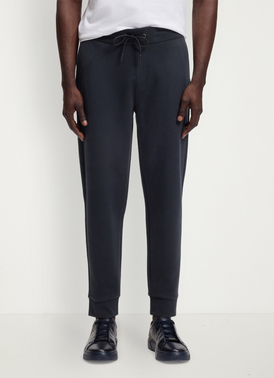 BOSS Tapered fit cropped joggingbroek met logo - detail donkerblauw