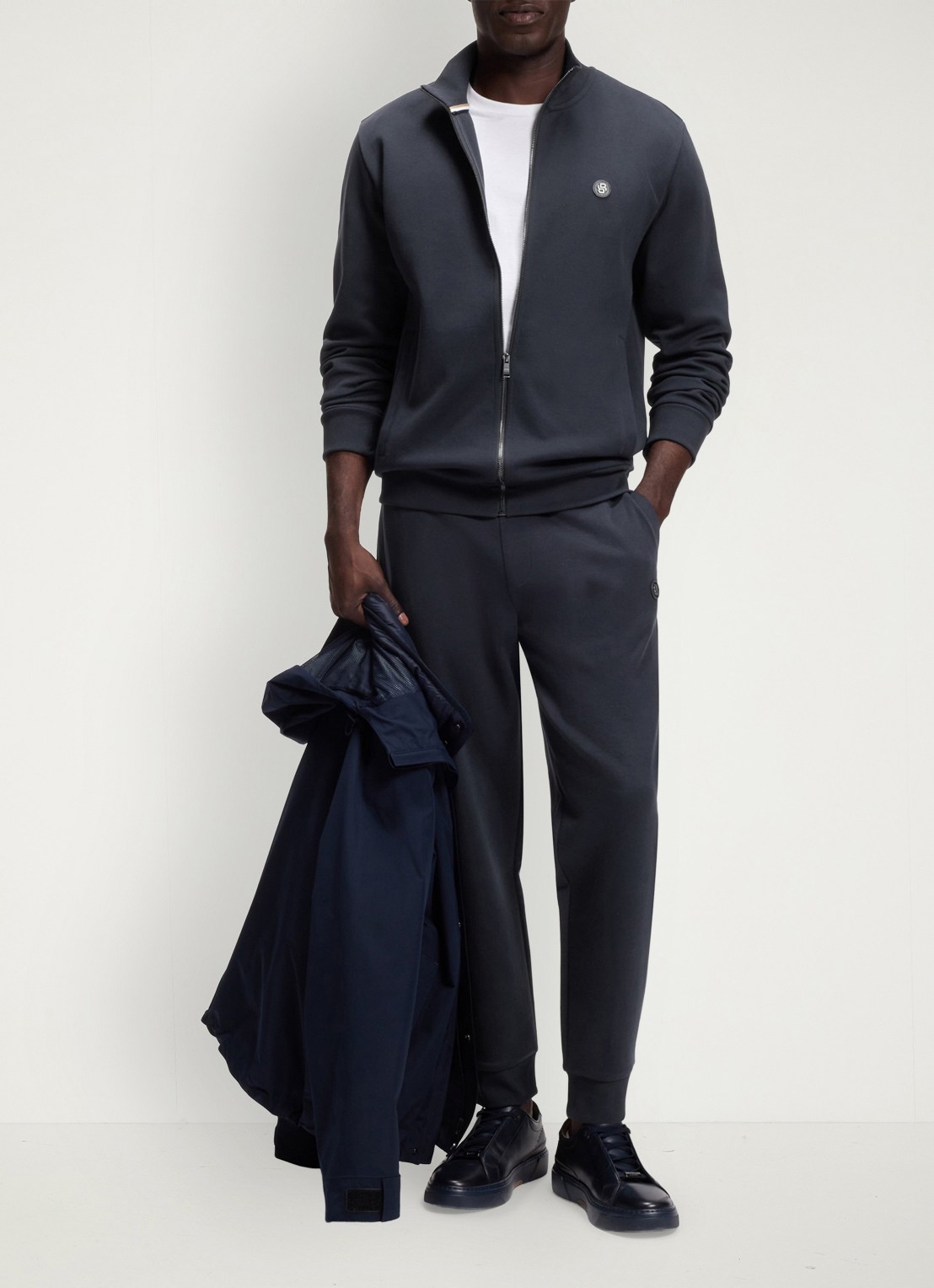 BOSS Tapered fit cropped joggingbroek met logo - voorkant 5 donkerblauw