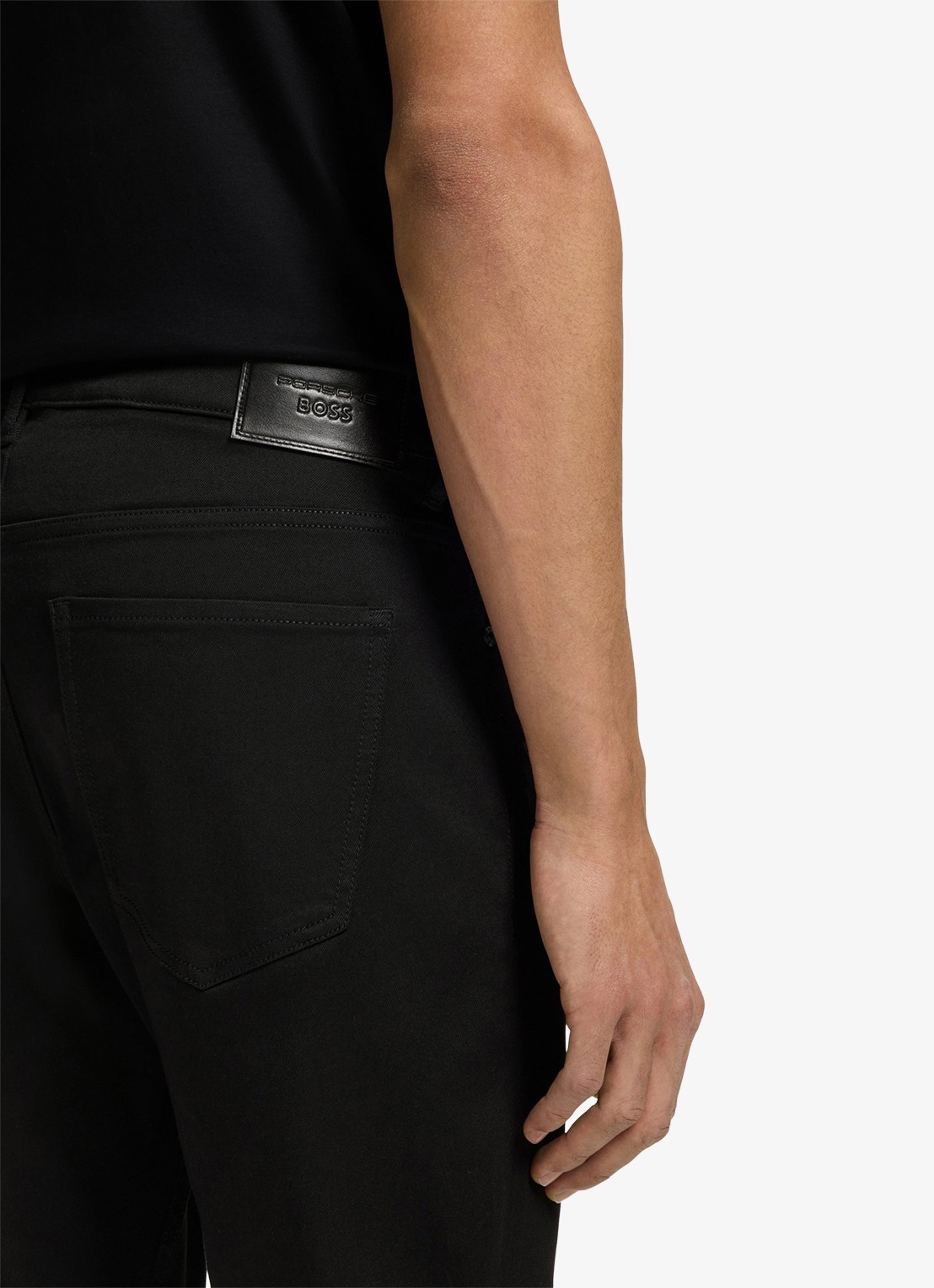 BOSS Tapered fit jeans met steekzakken - detail 3 zwart