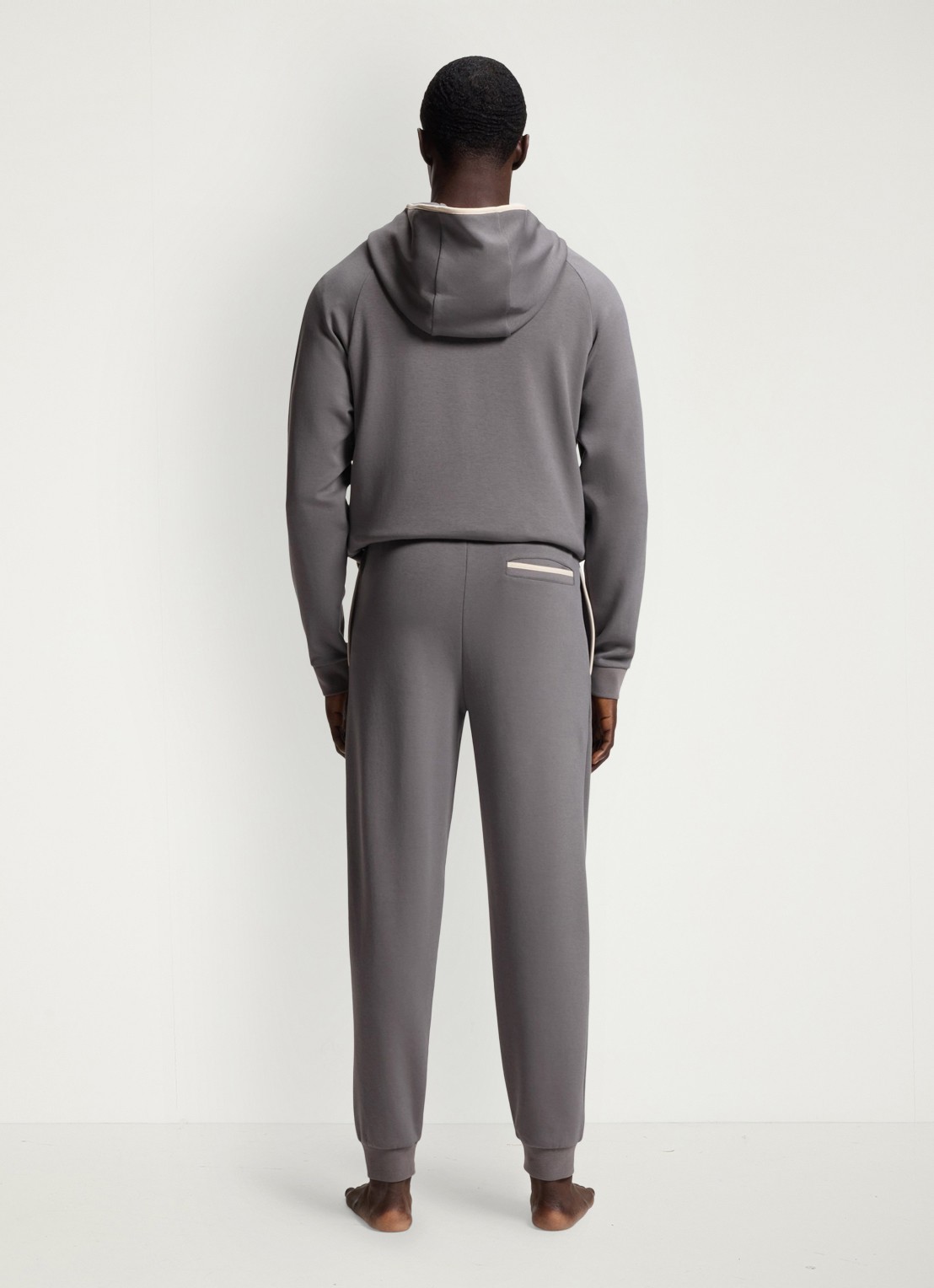 BOSS Tapered fit joggingbroek met steekzakken - achterkant 3 grijs