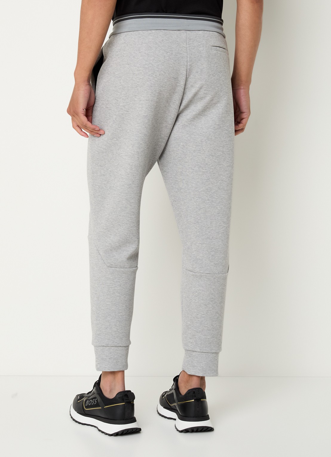 BOSS Tapered fit joggingbroek met steekzakken - achterkant lichtgrijs