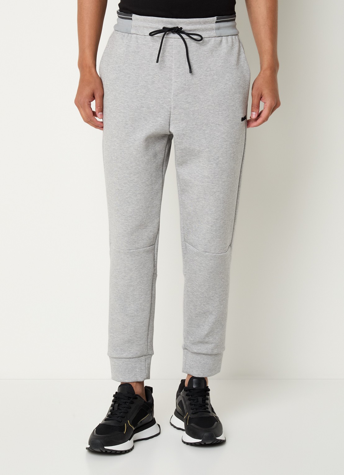 BOSS Tapered fit joggingbroek met steekzakken - detail 2 lichtgrijs