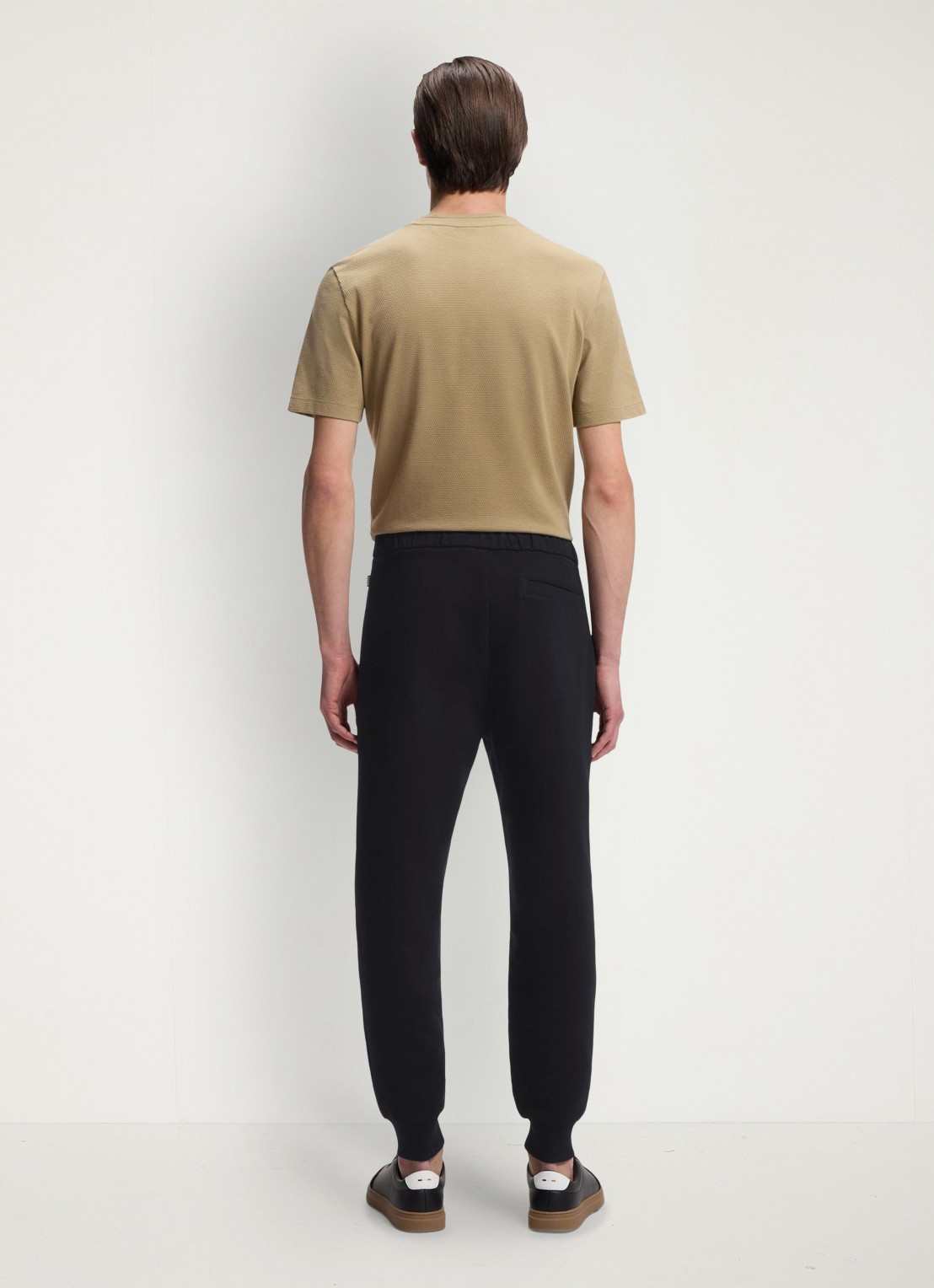 BOSS Tapered fit joggingbroek met steekzakken - achterkant zwart