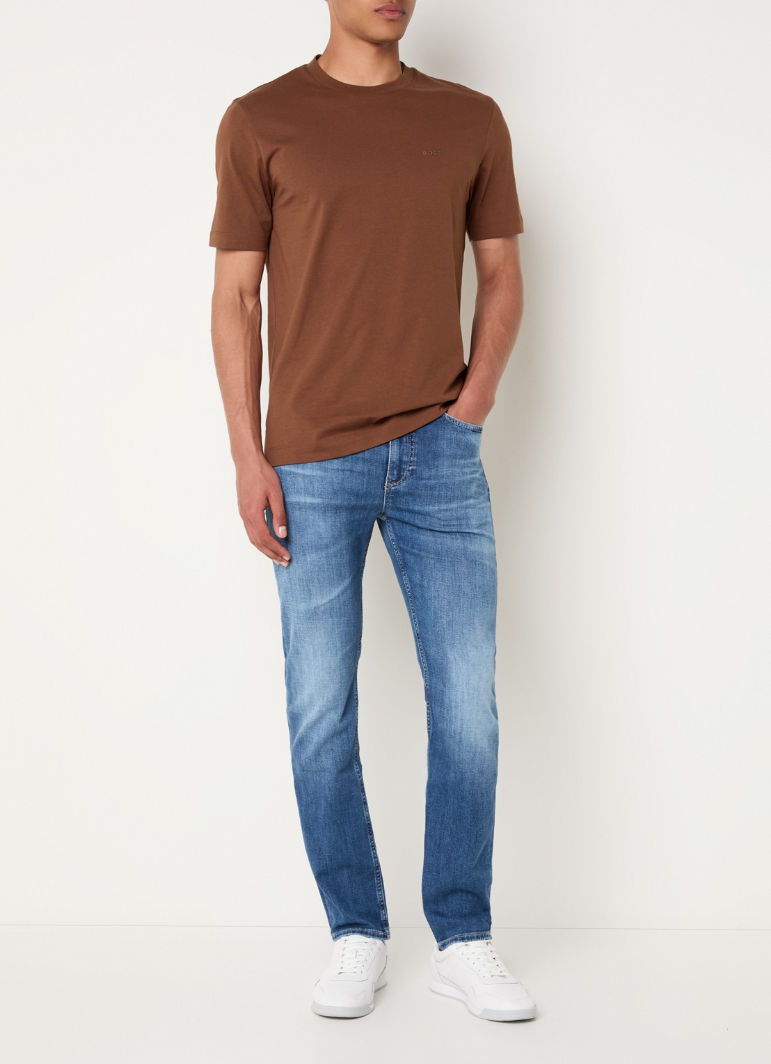 BOSS Thompson T-shirt met logo - voorkant 3 bruin