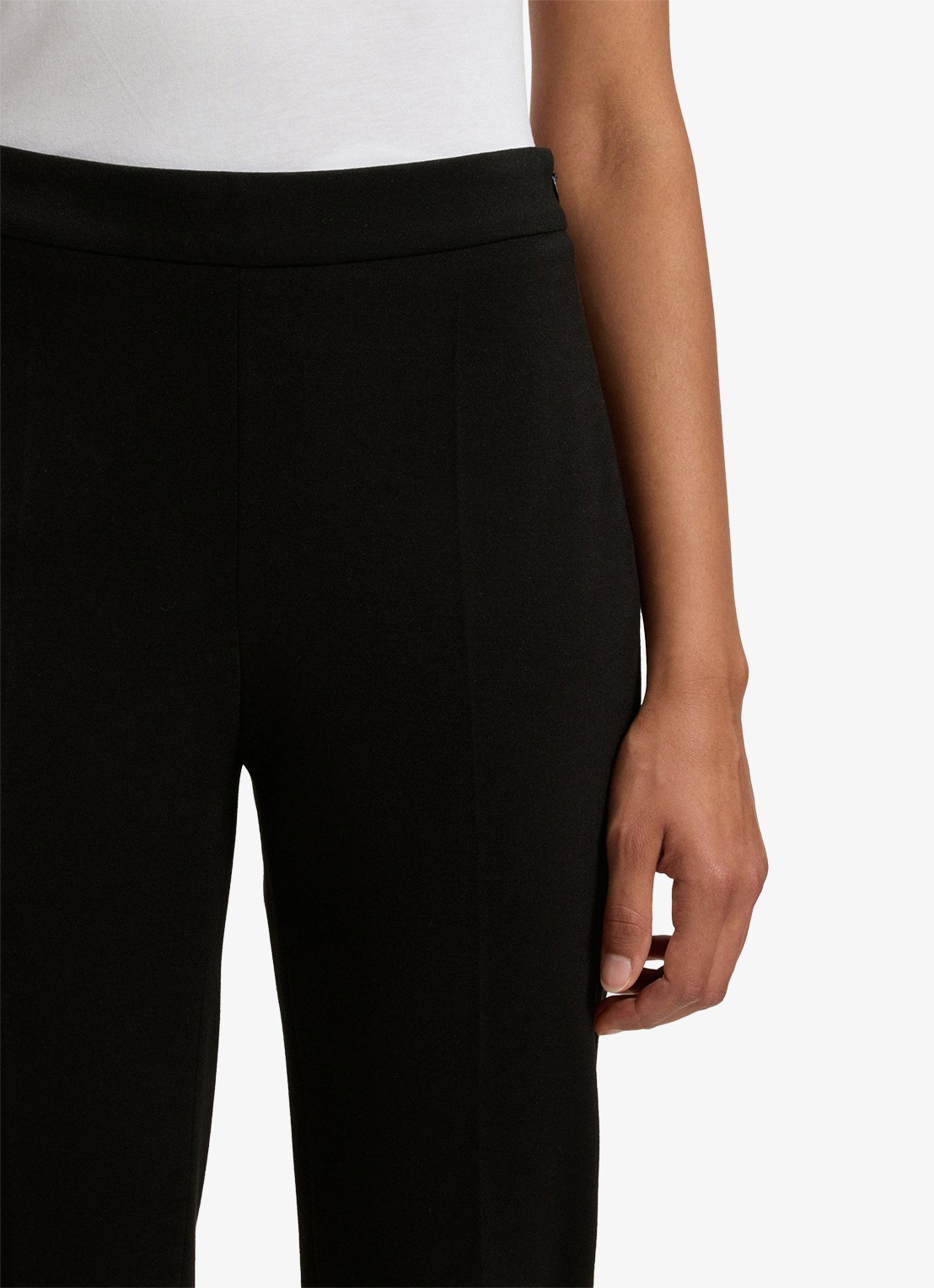 BOSS Tilunara 10246108 01  001 - detail 5 zwart