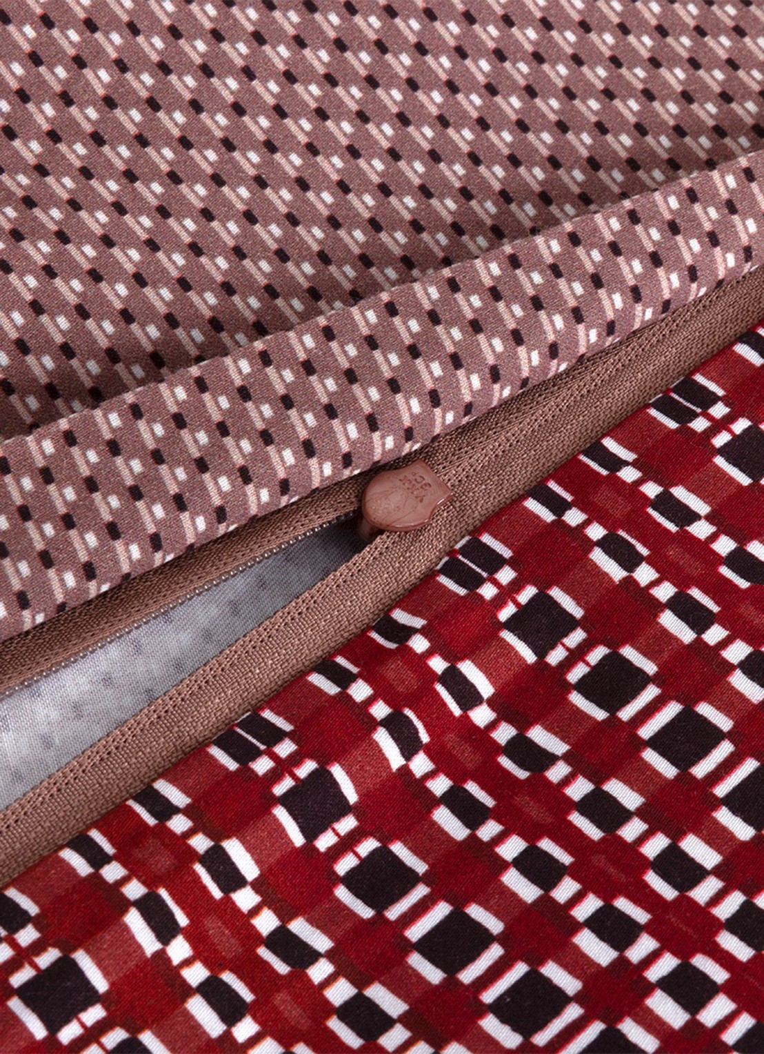 BOSS Vassily dekbedovertrek 120TC - exclusief kussenslopen - achterkant 3 rood
