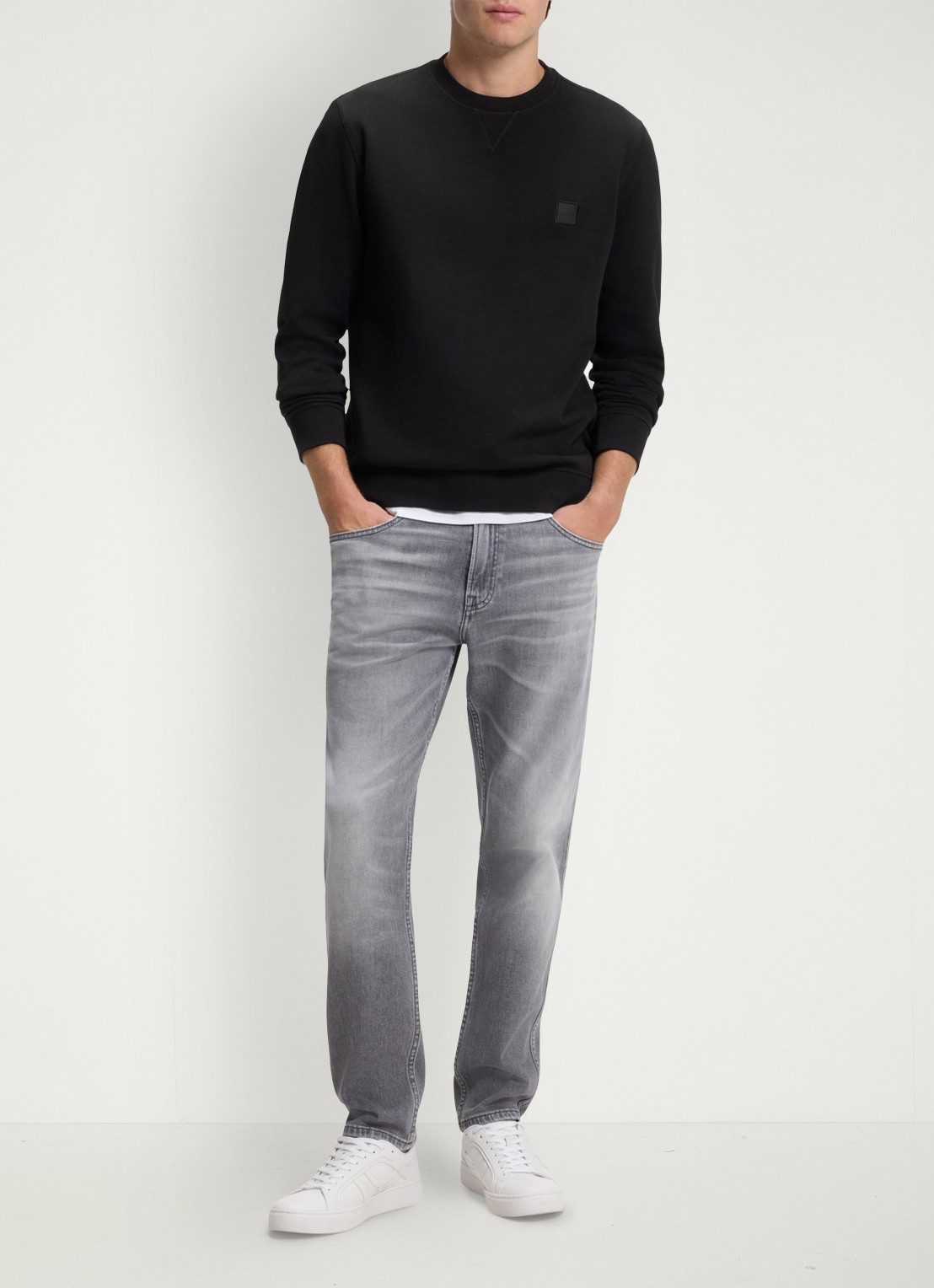 BOSS Westart sweater met logo - voorkant 6 black-001 / zwart