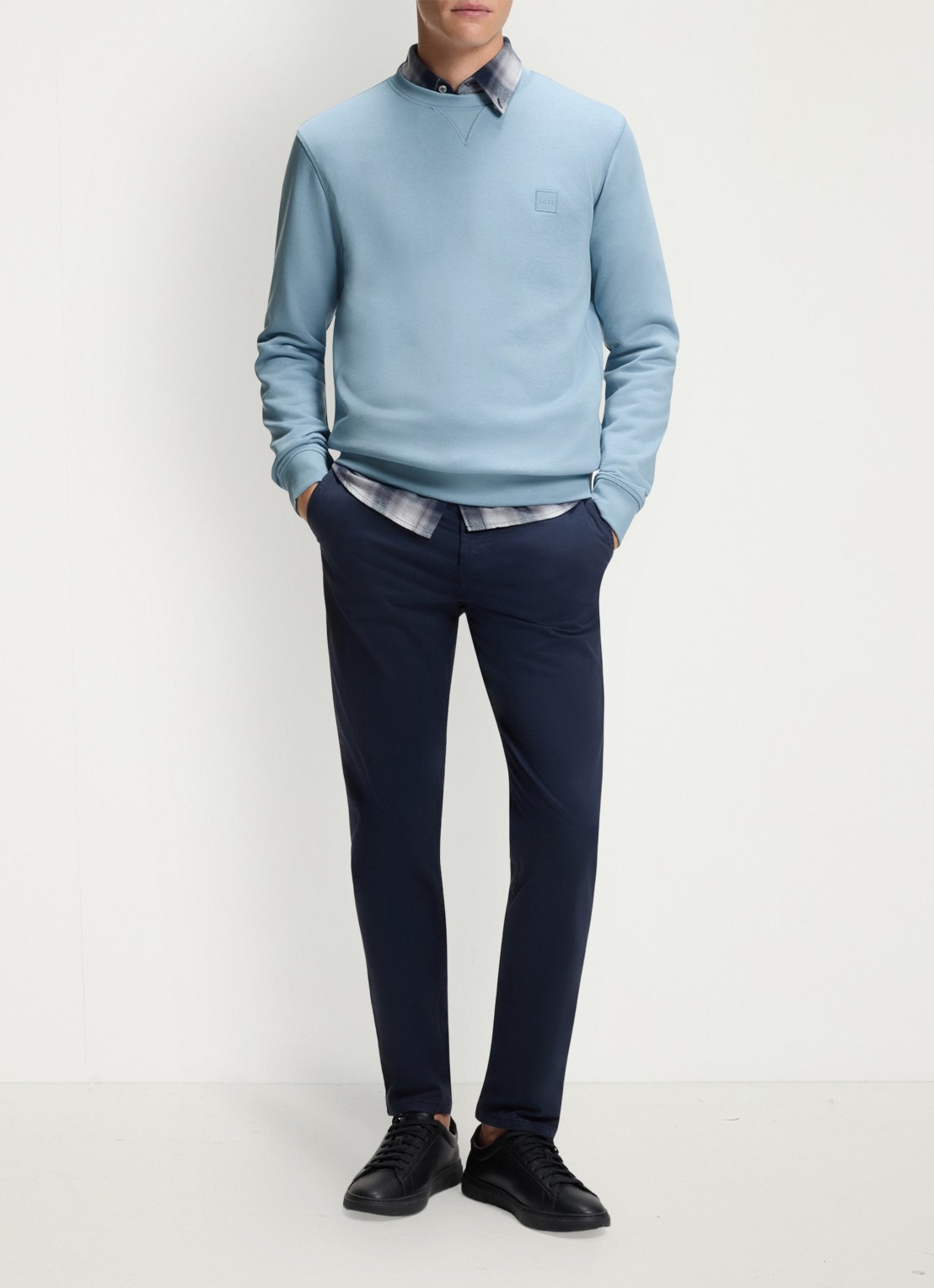 BOSS Westart sweater met logo - voorkant 2 lichtblauw
