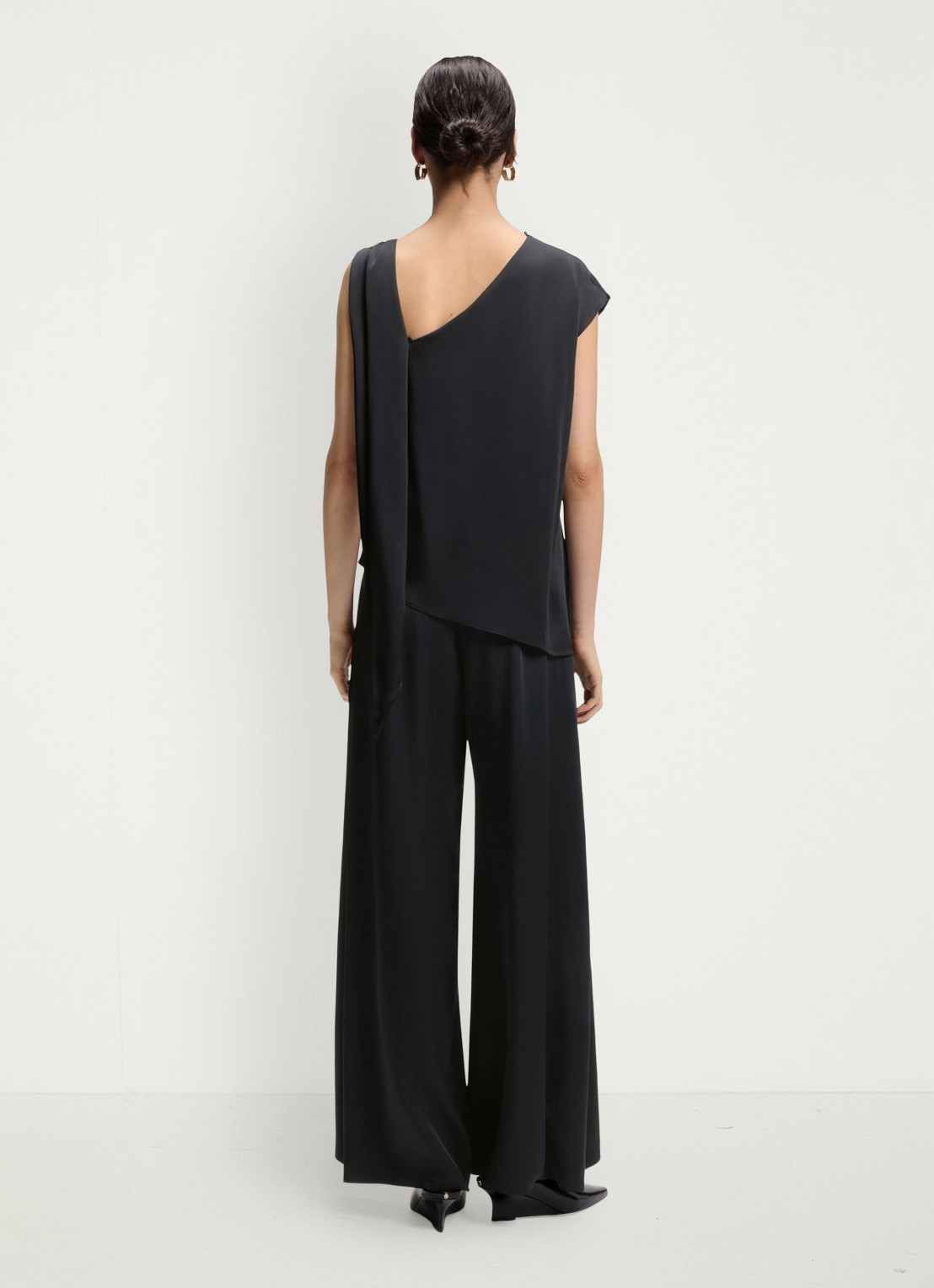 BOSS Wide fit jumpsuit met watervalhals - achterkant 6 donkerblauw
