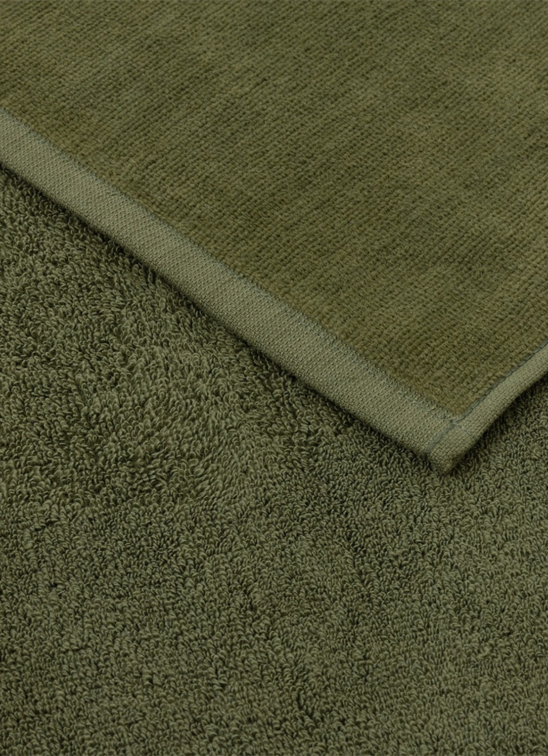 BOSS Zuma strandlaken - 420g/m² - 100 x 180 cm - achterkant 2 olijfgroen