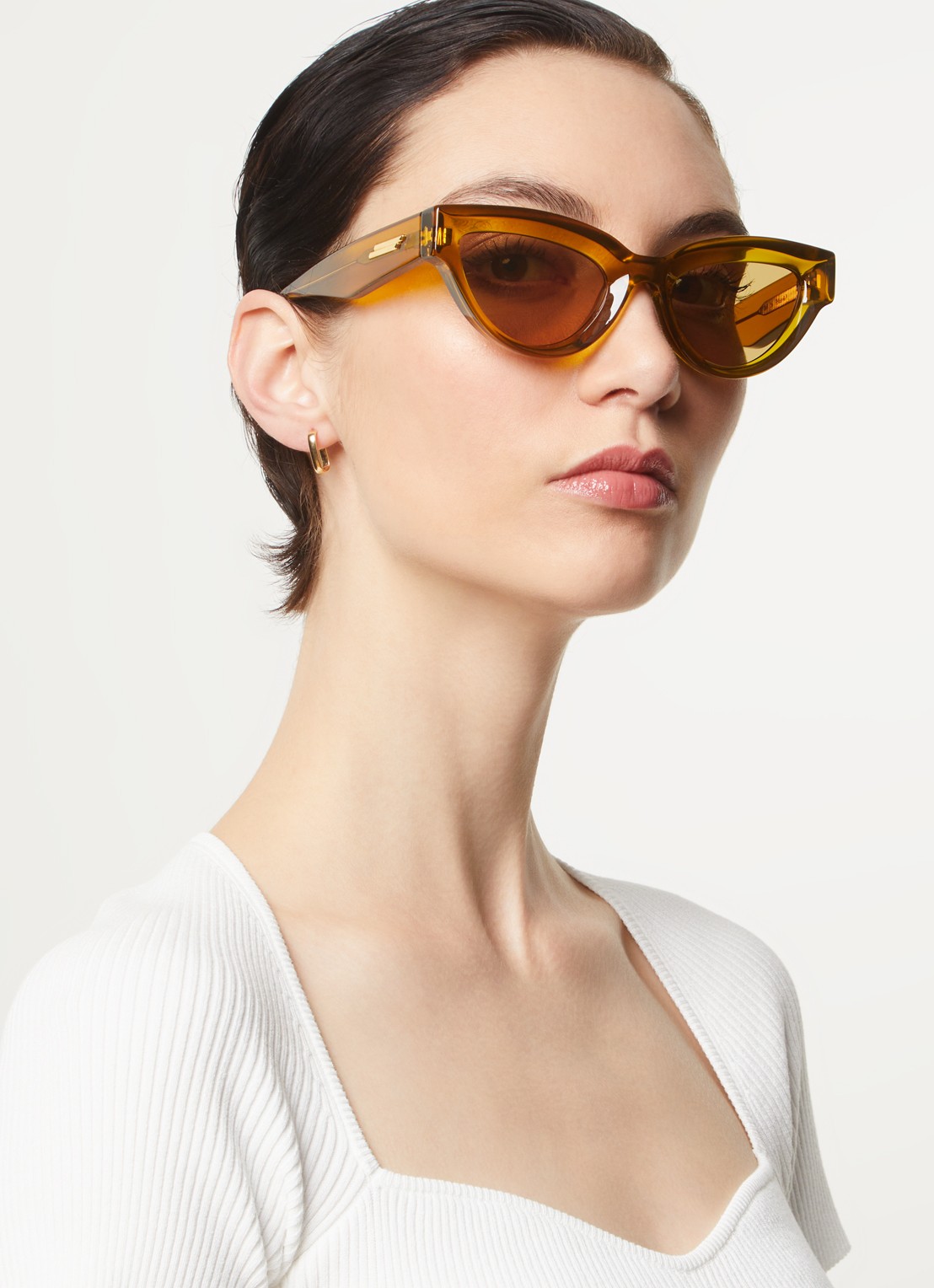 Bottega Veneta Cat Eye zonnebril BV1249S - voorkant 5 mosterd