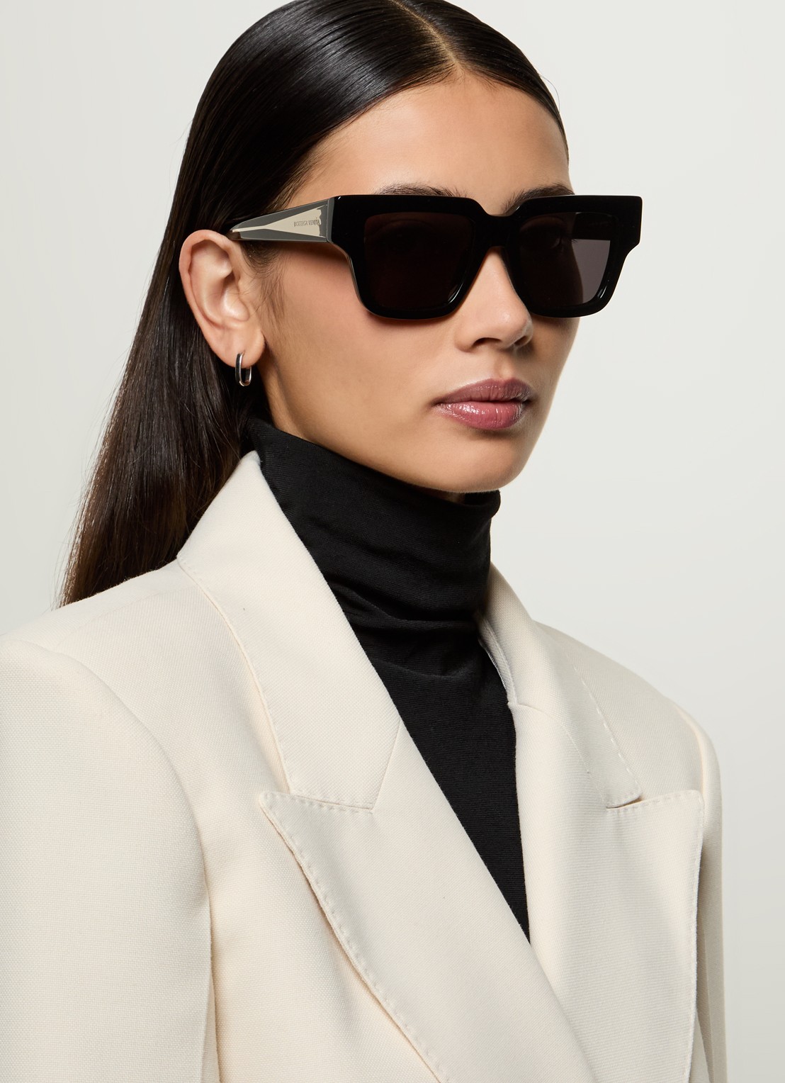 Bottega Veneta Wayfarer zonnebril BV1276S - voorkant 2 zwart