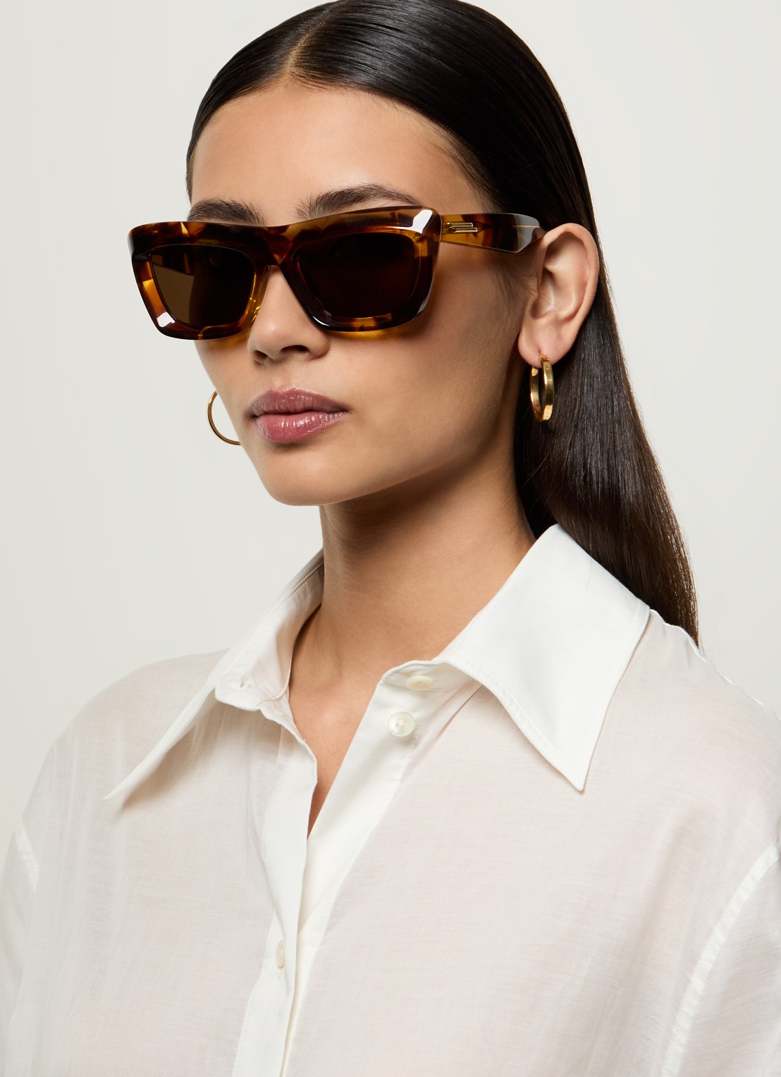 Bottega Veneta Wayfarer zonnebril BV1283S - voorkant 2 bruin