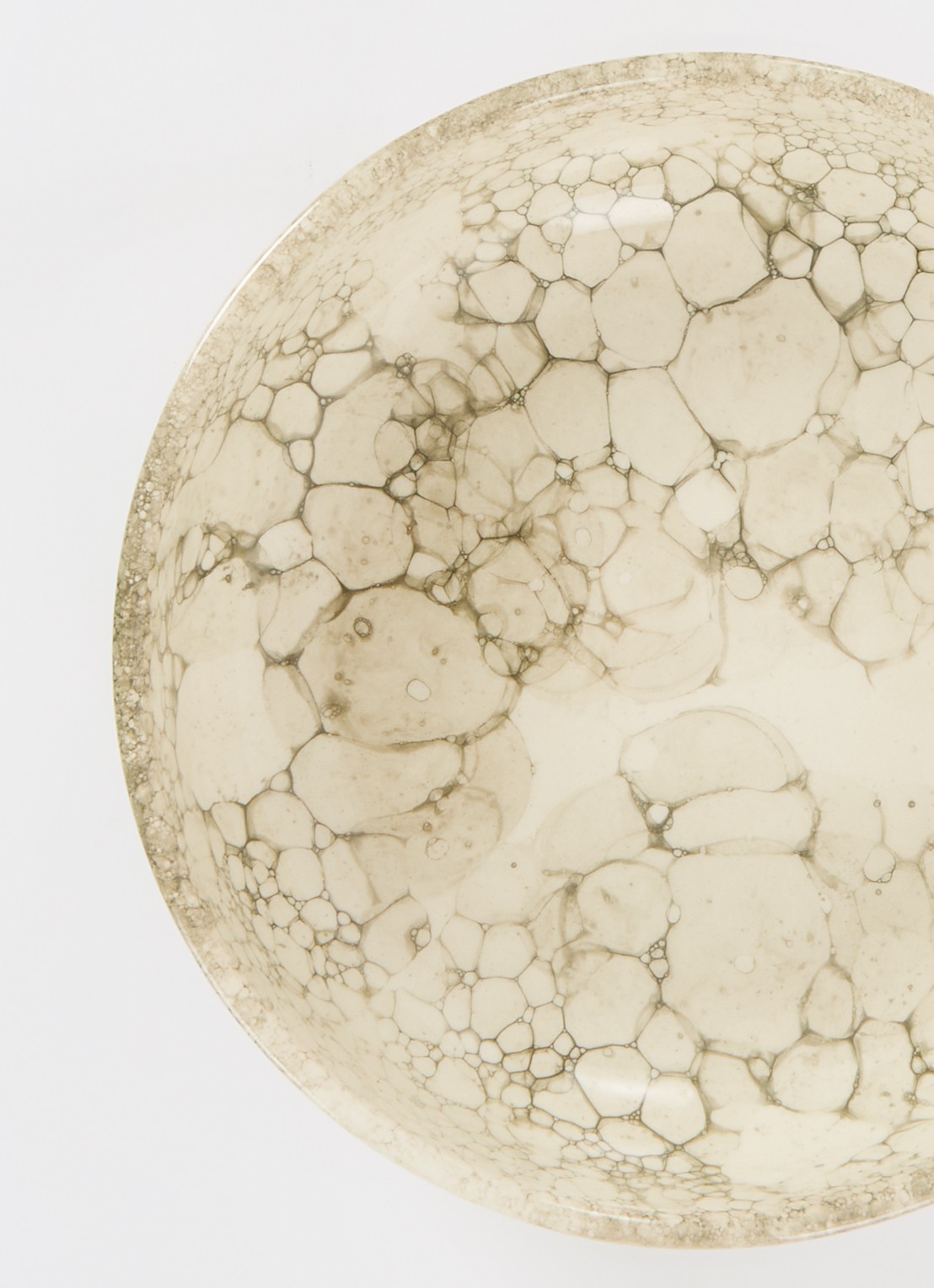 Bowls and Dishes Espuma serveerschaal 27 cm - detail 3 bronsgroen