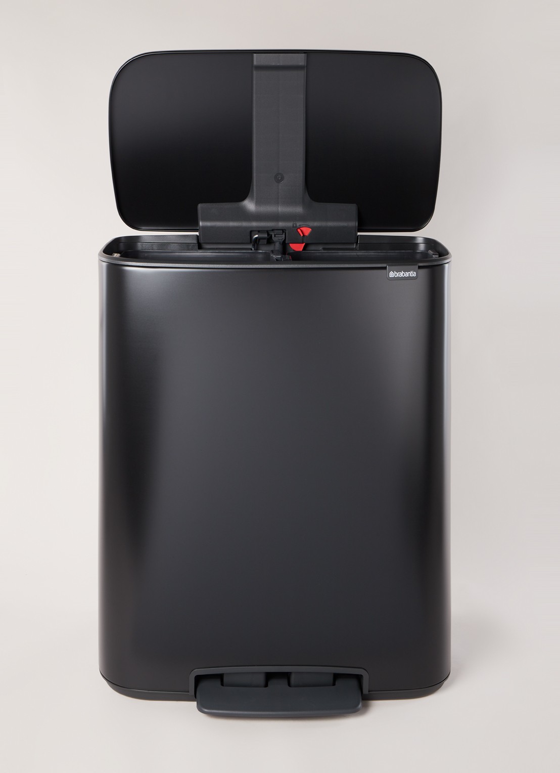 Brabantia Bo  pedaalemmer 2 x 30 liter - voorkant 2 zwart