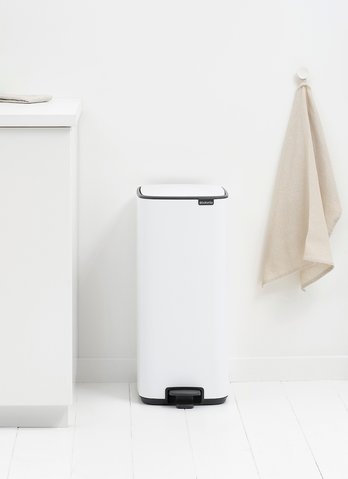 Brabantia Bo pedaalemmer 30 liter - detail 4 wit