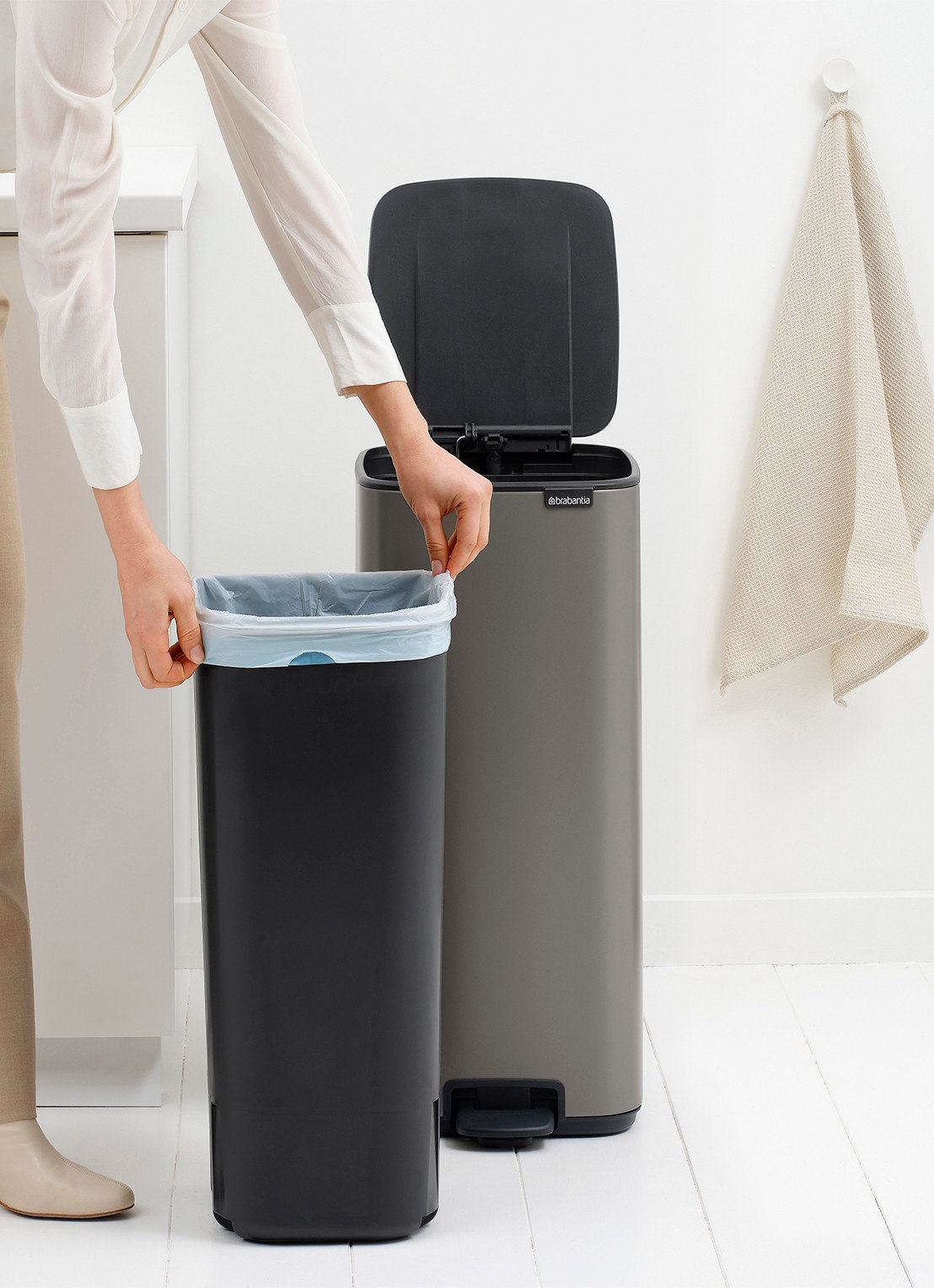 Brabantia Bo pedaalemmer 30 liter - detail 4 grijs