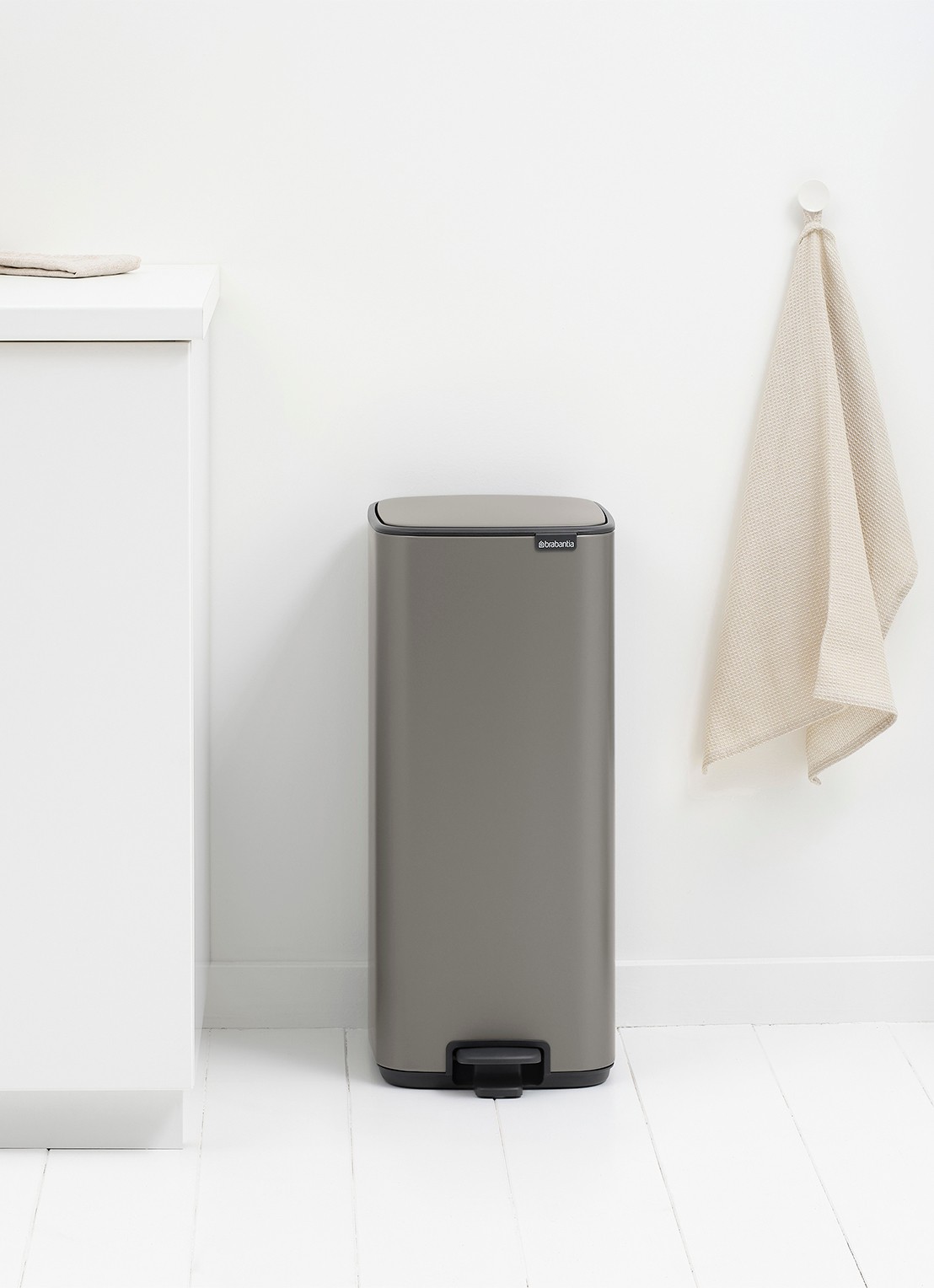 Brabantia Bo pedaalemmer 30 liter - detail 5 grijs