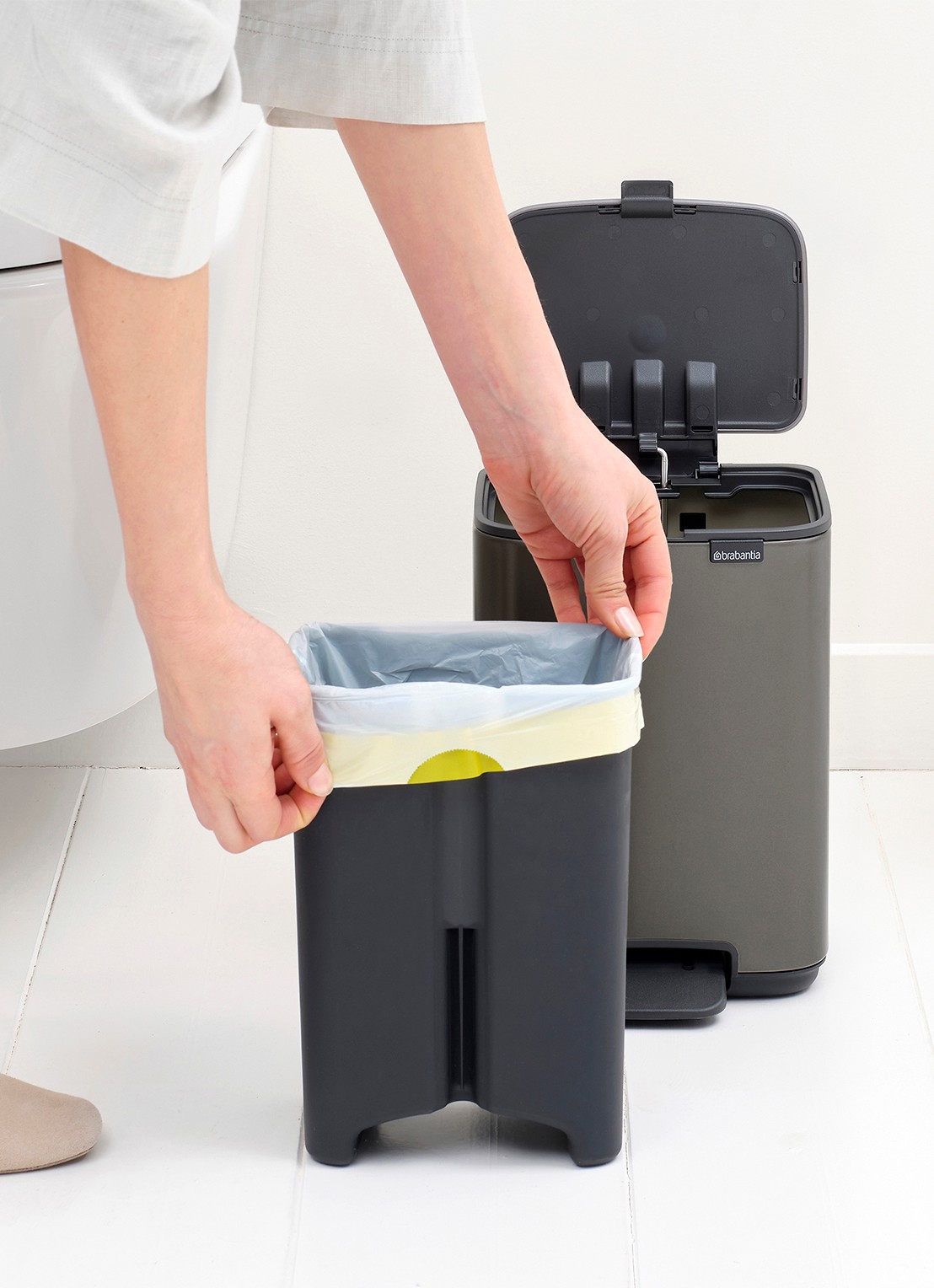 Brabantia Bo pedaalemmer 4 liter  - detail 5 grijs