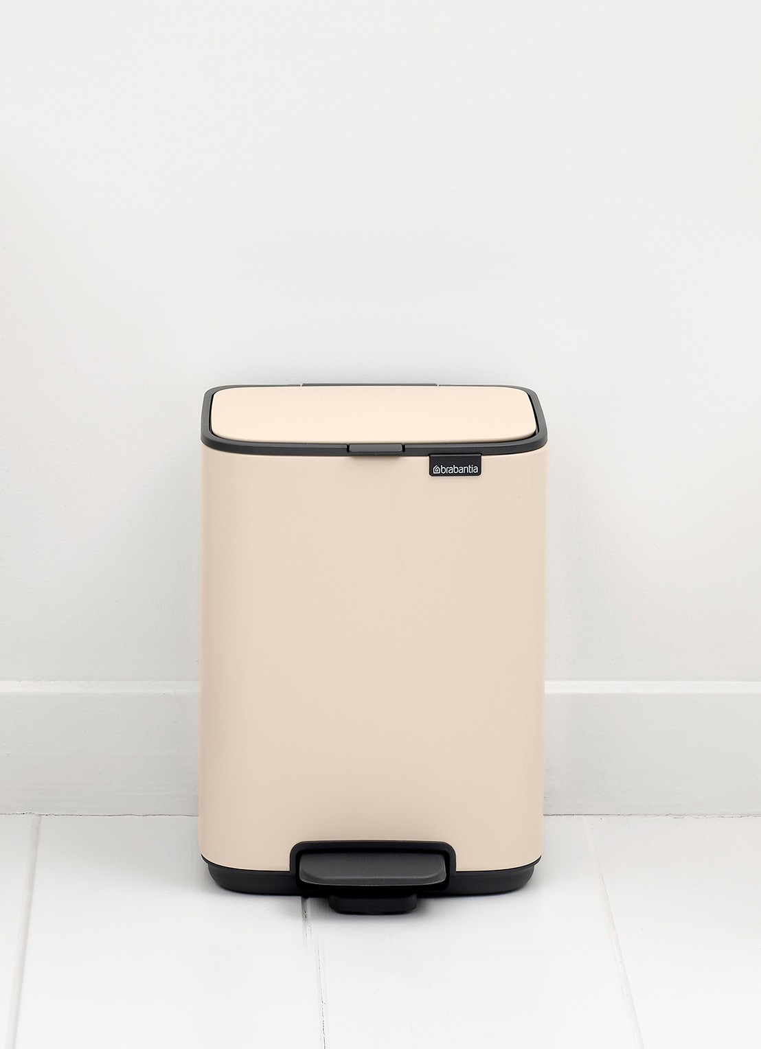 Brabantia Bo pedaalemmer 4 liter  - detail 4 beige