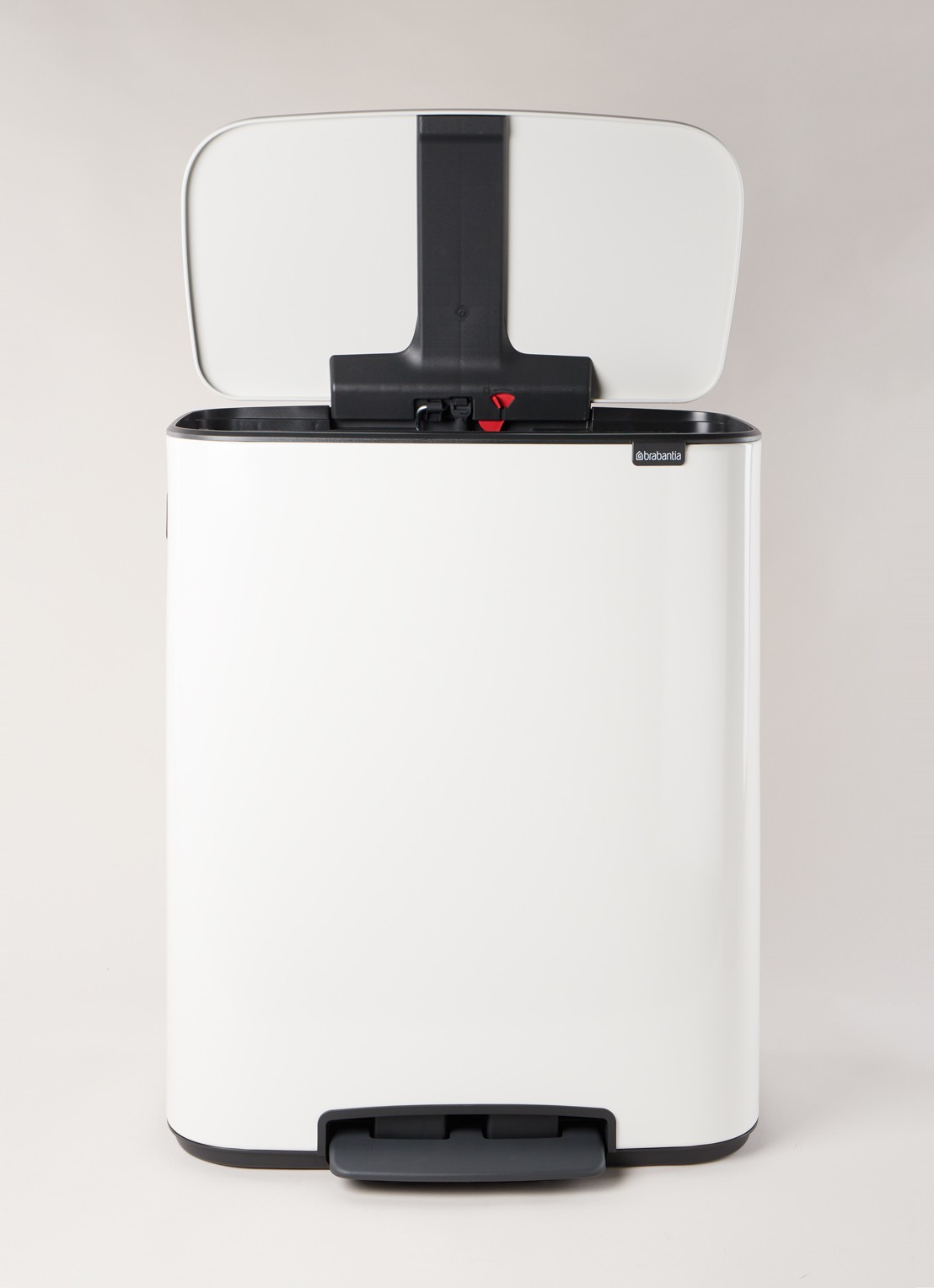 Brabantia Bo pedaalemmer 60 liter - voorkant 2 wit