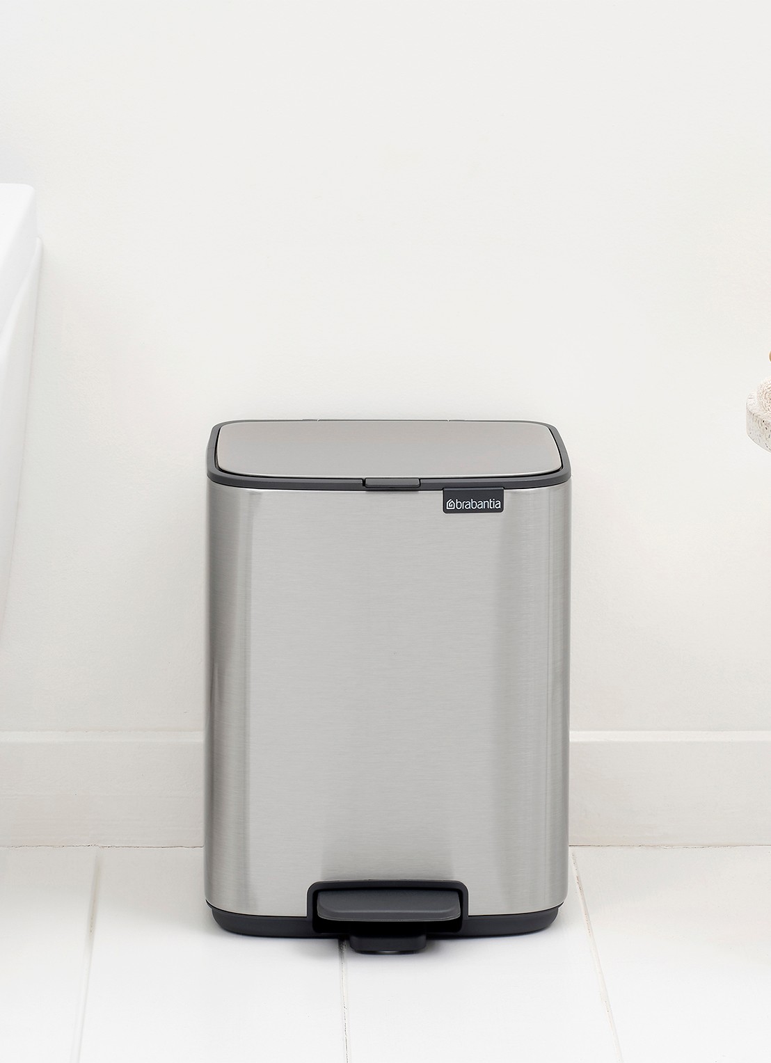 Brabantia Bo pedaalemmer 7 liter - detail 5 metallic