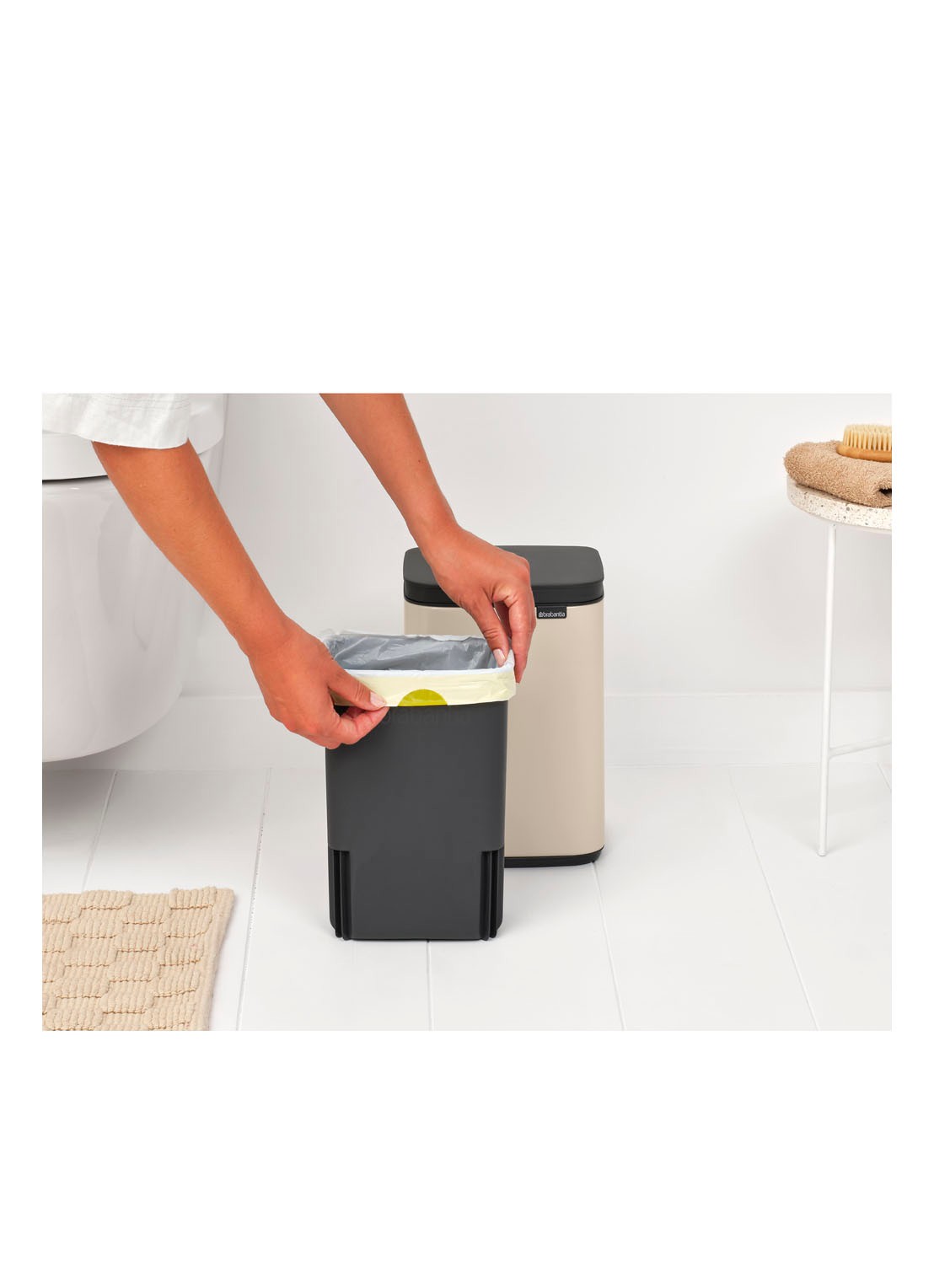 Brabantia Bo prullenbak met deksel 4 liter - detail 8 beige