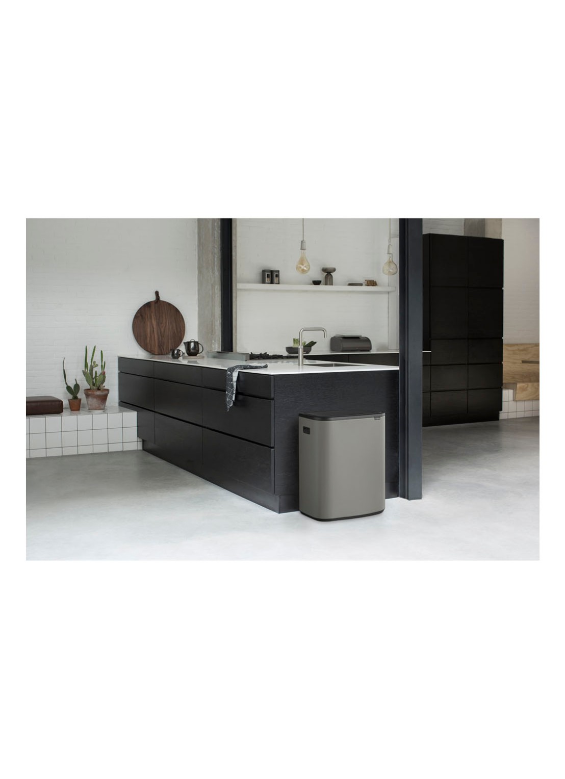 Brabantia Bo Touch Bin  duo prullenbak met deksel  2 x 30 liter - detail 5 grijs