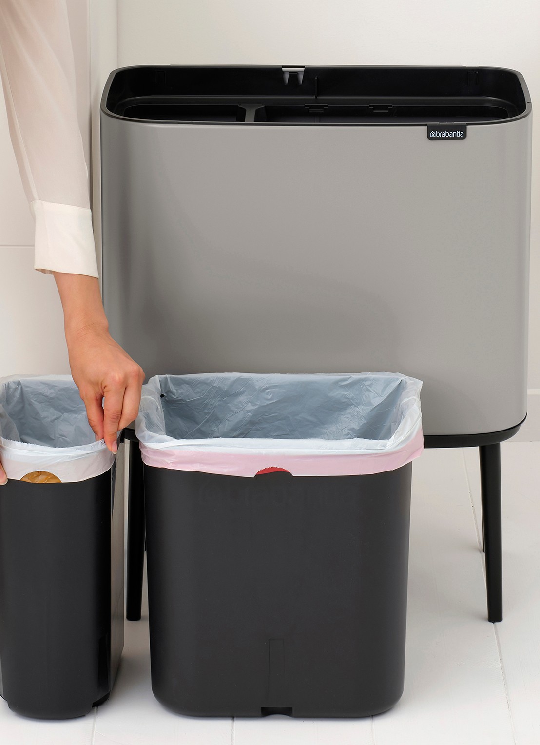 Brabantia Bo Touch Bin prullenbak 11 + 23 liter - detail 5 middengrijs