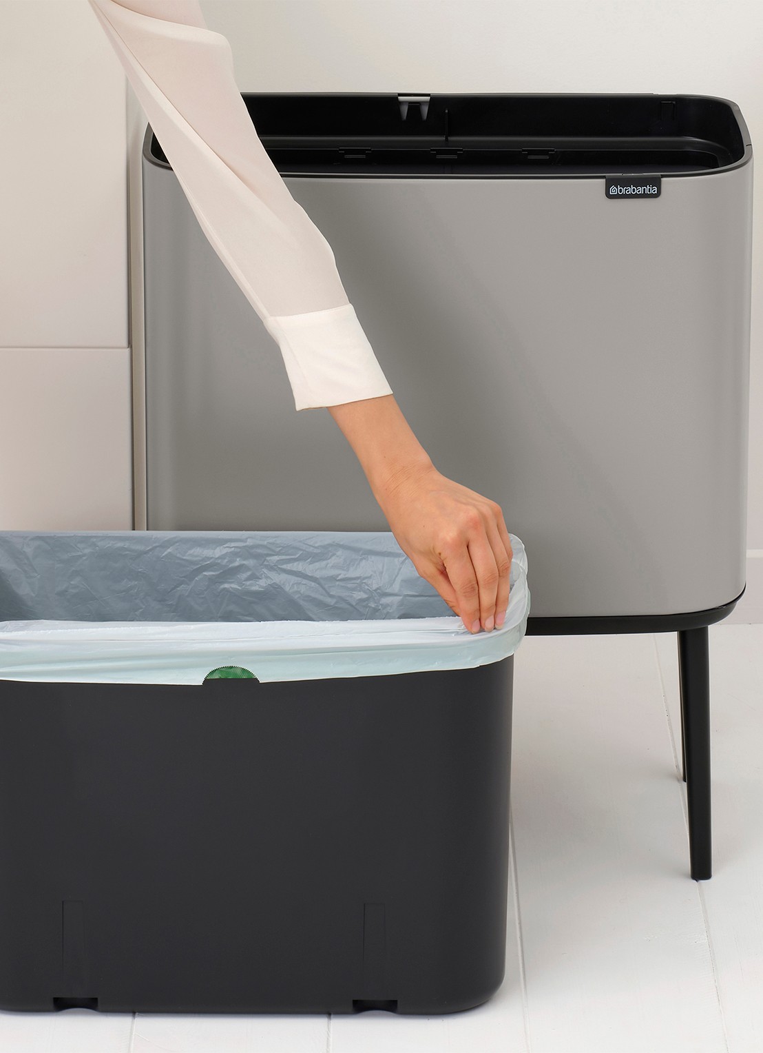 Brabantia Bo Touch Bin prullenbak 36 liter - detail 6 middengrijs