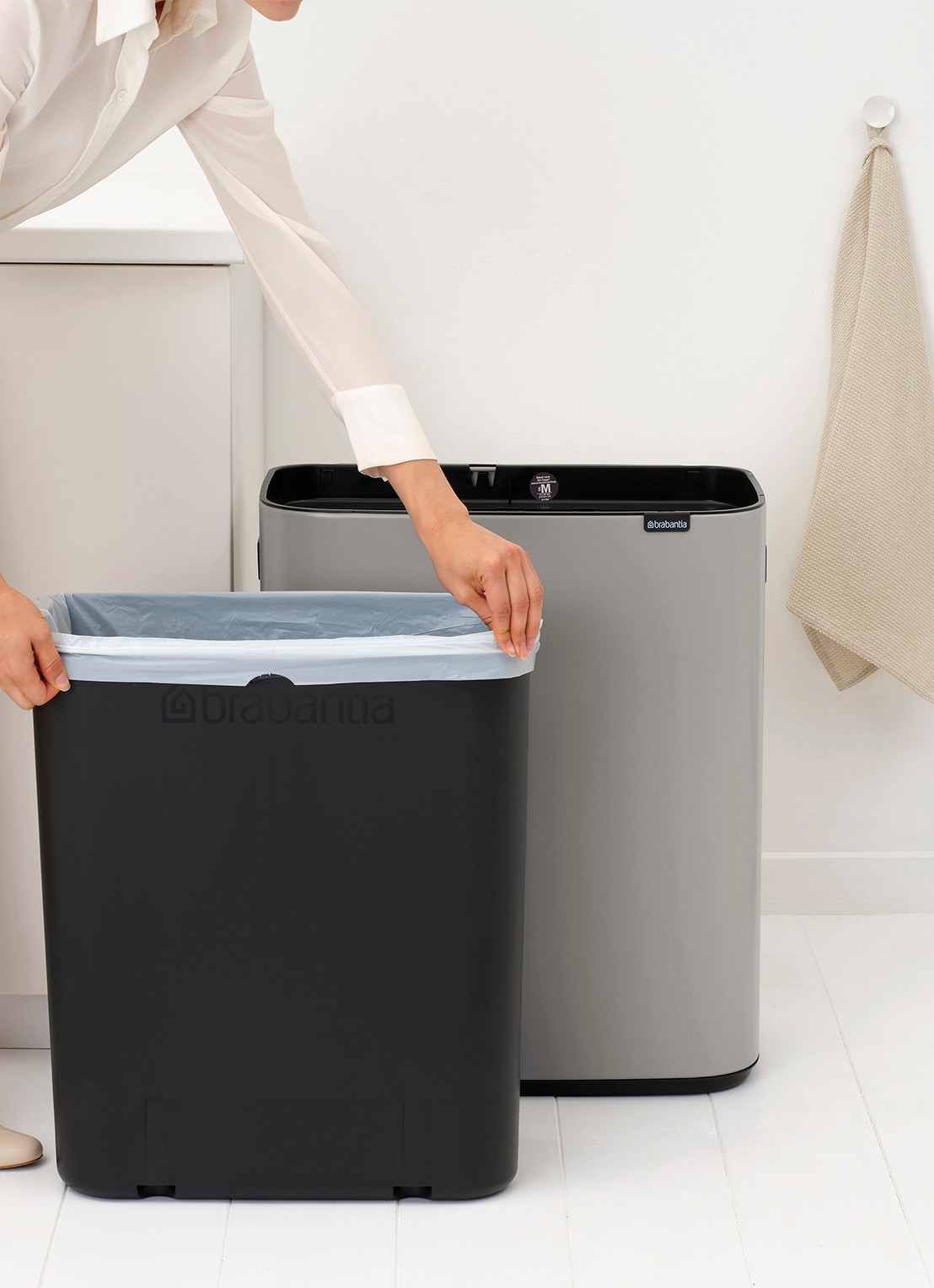 Brabantia Bo Touch Bin prullenbak 60 liter - detail 5 middengrijs