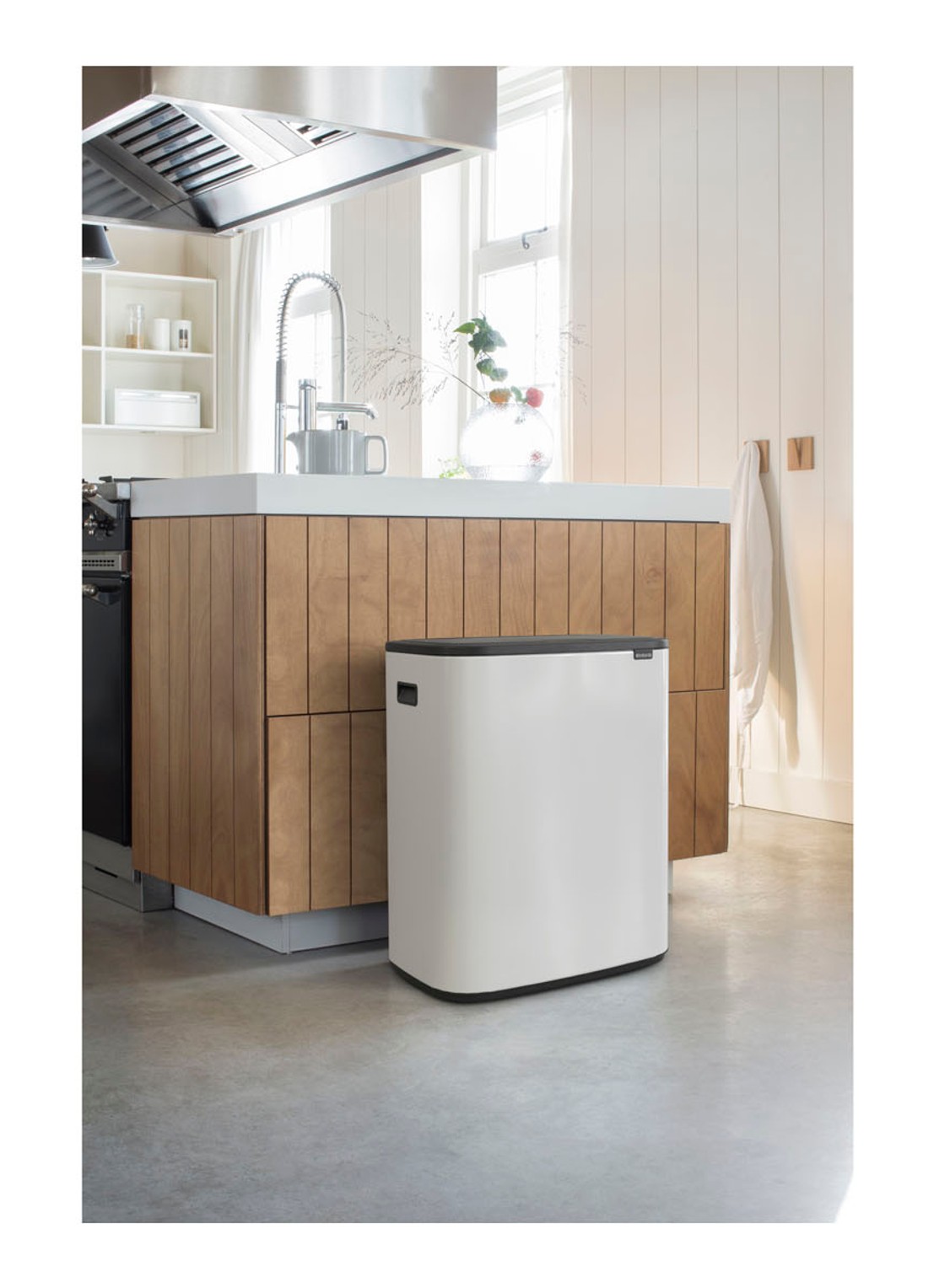 Brabantia Bo Touch Bin prullenbak met deksel 60 liter - detail 7 wit