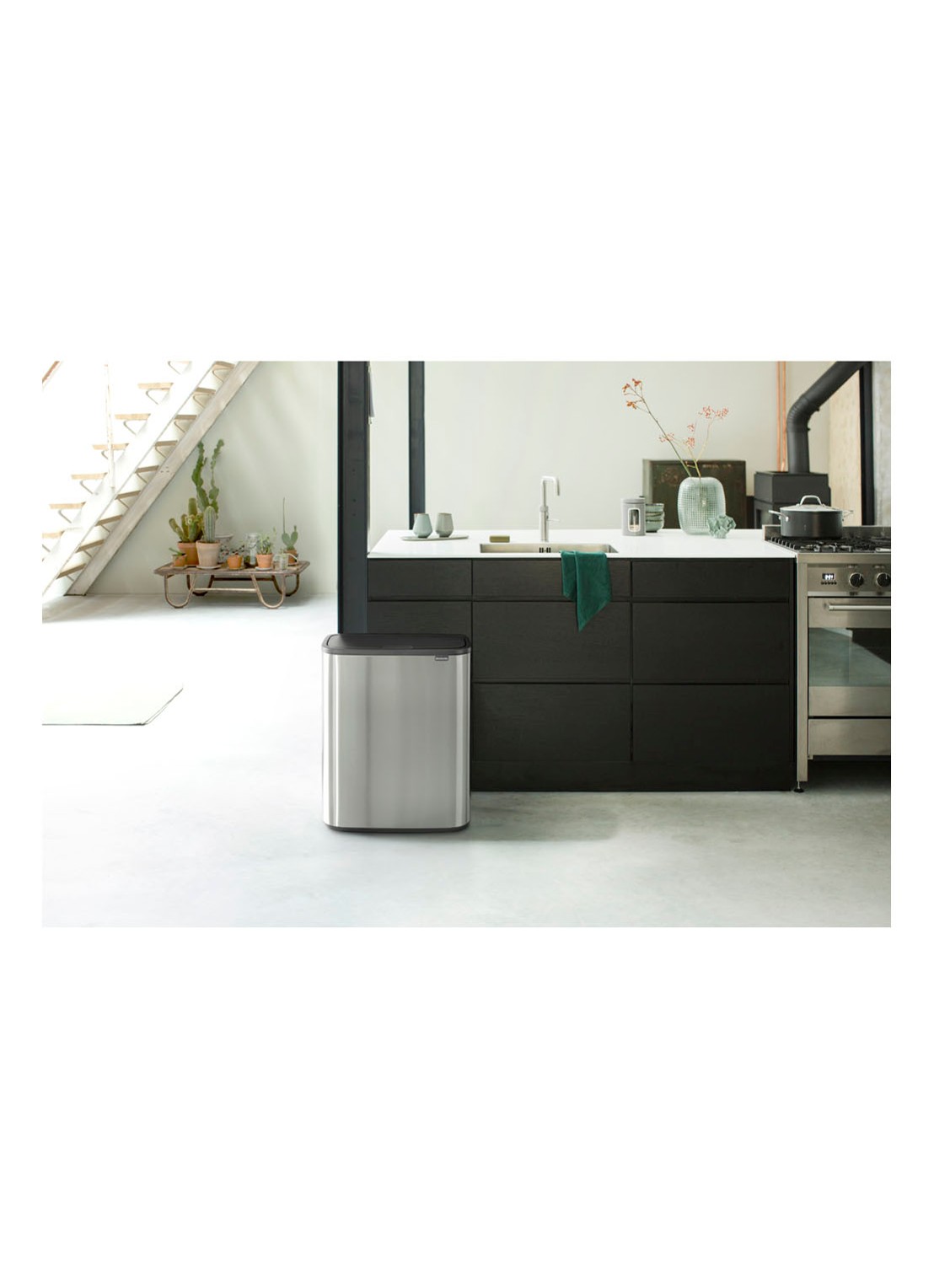 Brabantia Bo Touch Bin prullenbak met deksel 60 liter - detail 5 zilver