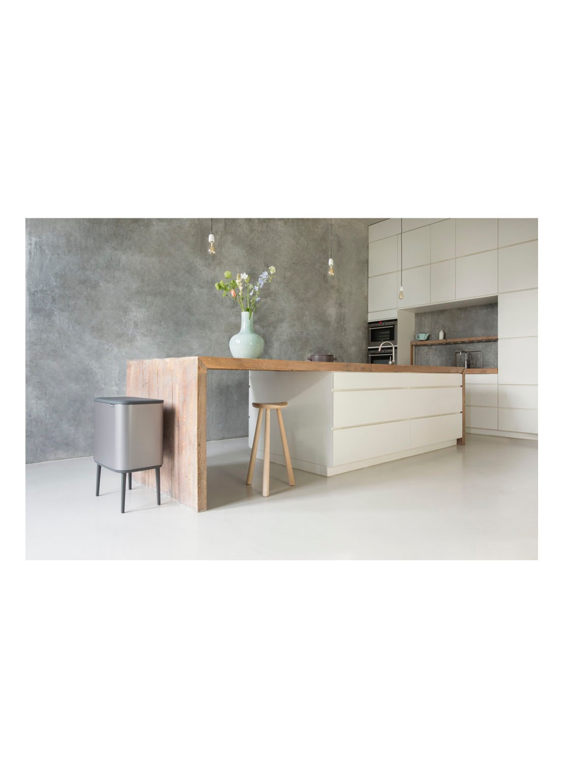 Brabantia Bo Touch Bin  prullenbak met deksel op pootjes 3 x 11 liter - detail 6 donkergrijs