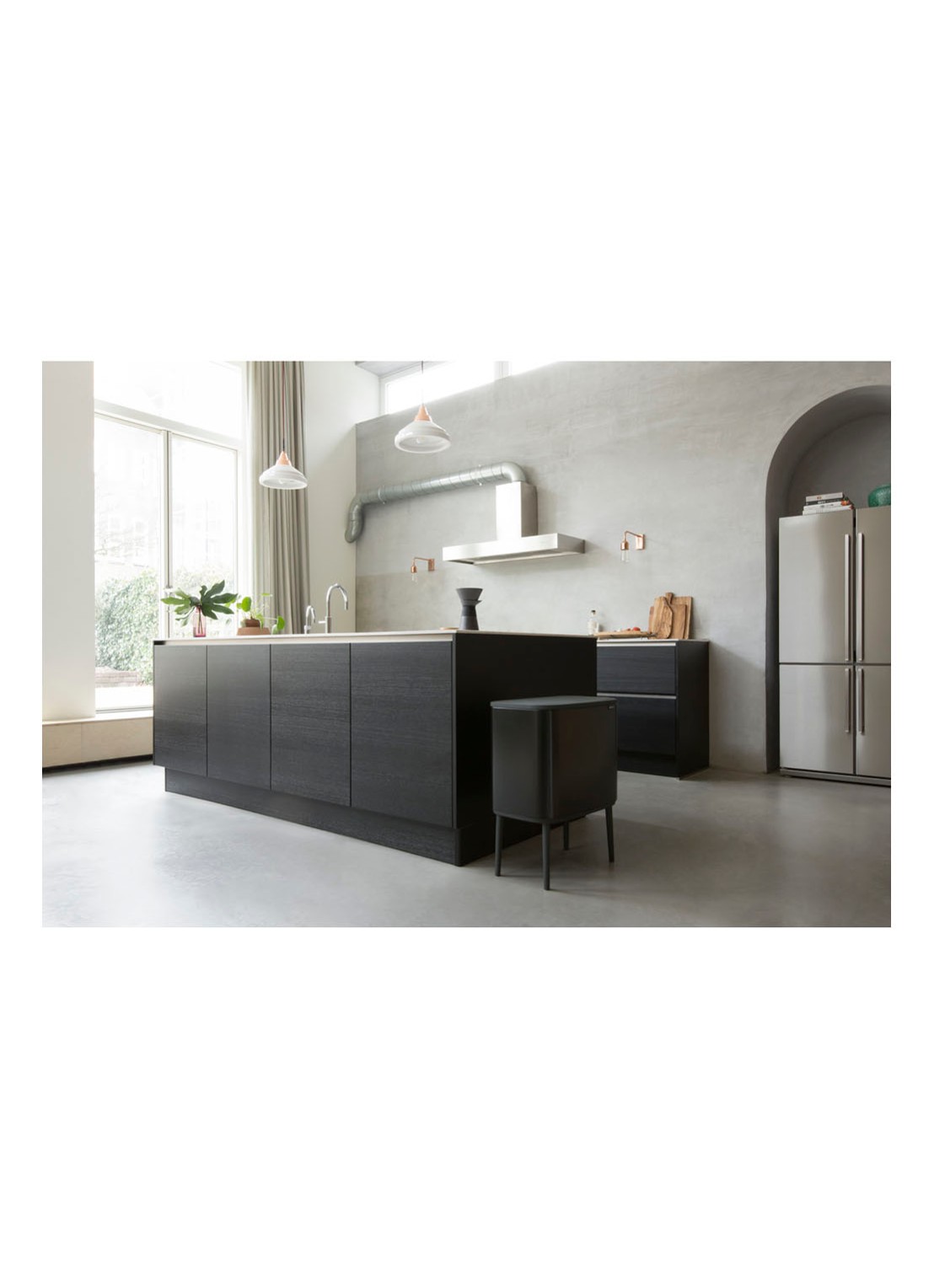 Brabantia Bo Touch Bin  prullenbak met deksel op pootjes 3 x 11 liter - detail 5 zwart