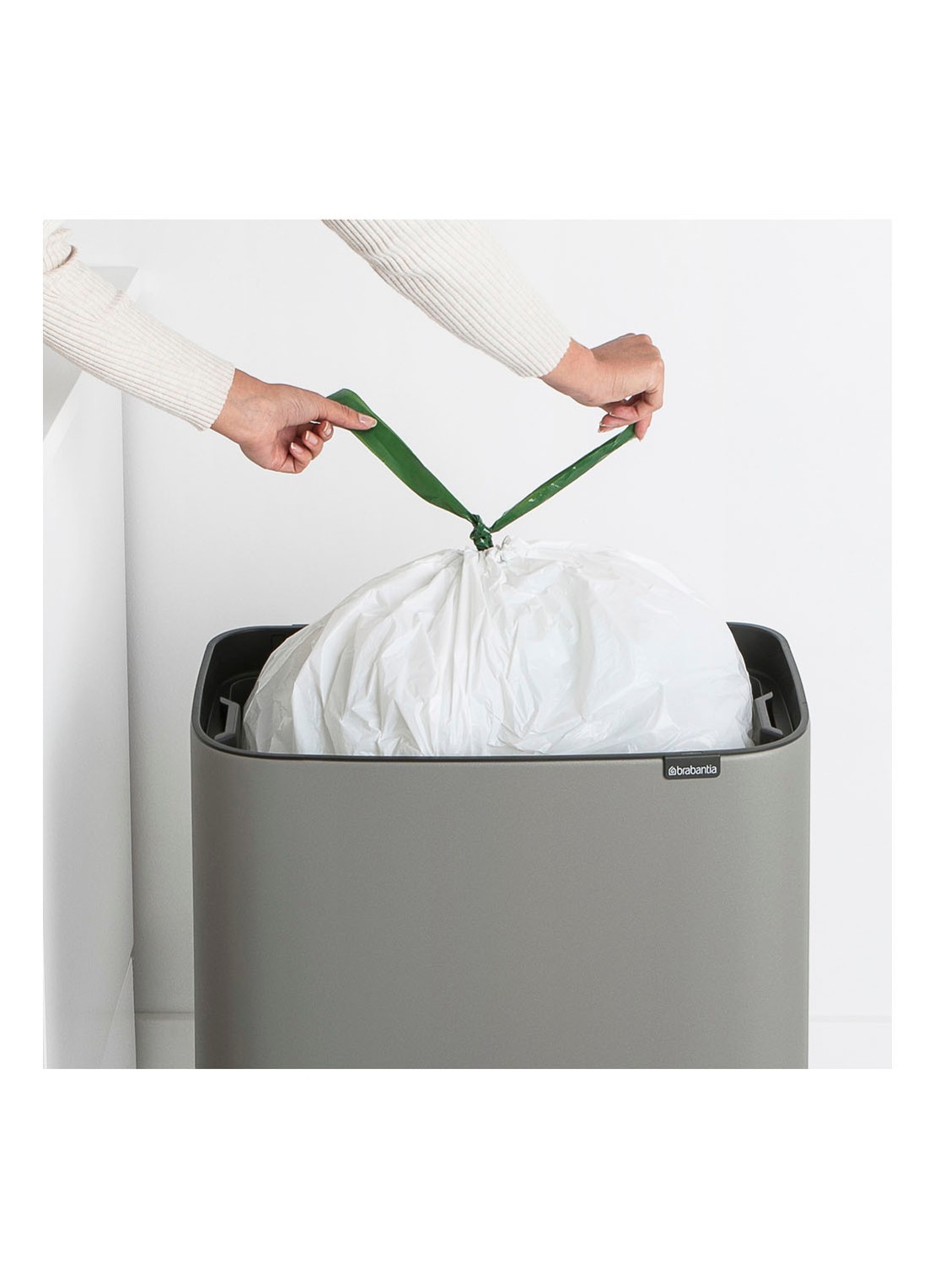 Brabantia Bo Touch Bin prullenbak met deksel op pootjes 36 liter - detail 7 grijs