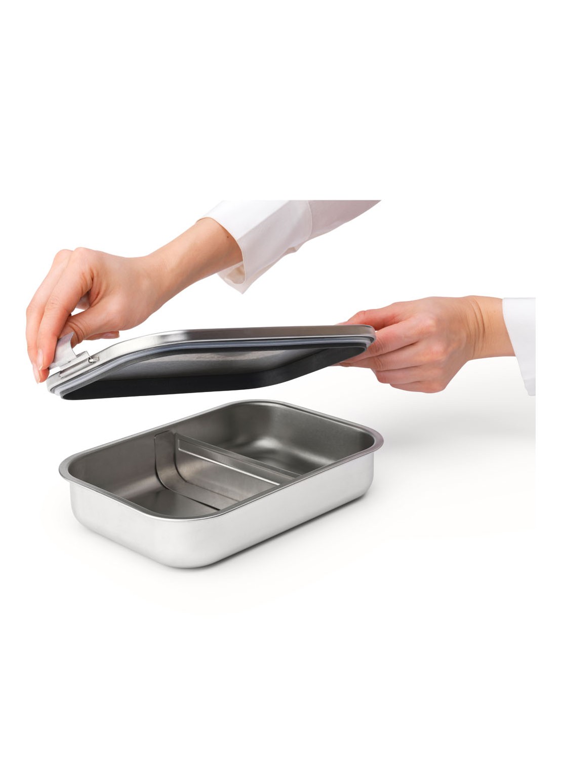Brabantia Bo Touch Bin prullenbak met deksel op pootjes 36 liter - detail 5 metallic