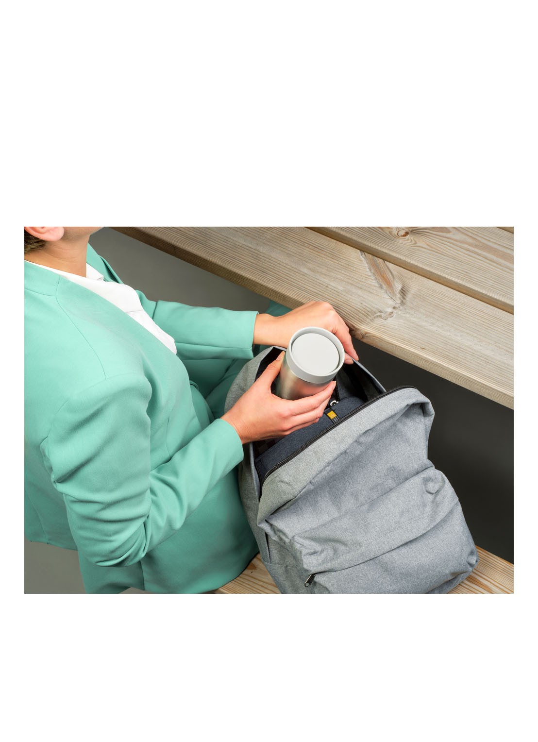 Brabantia Bo Touch Bin recycle prullenbak met deksel op pootjes 3 x 11 liter - detail 3 lichtgrijs