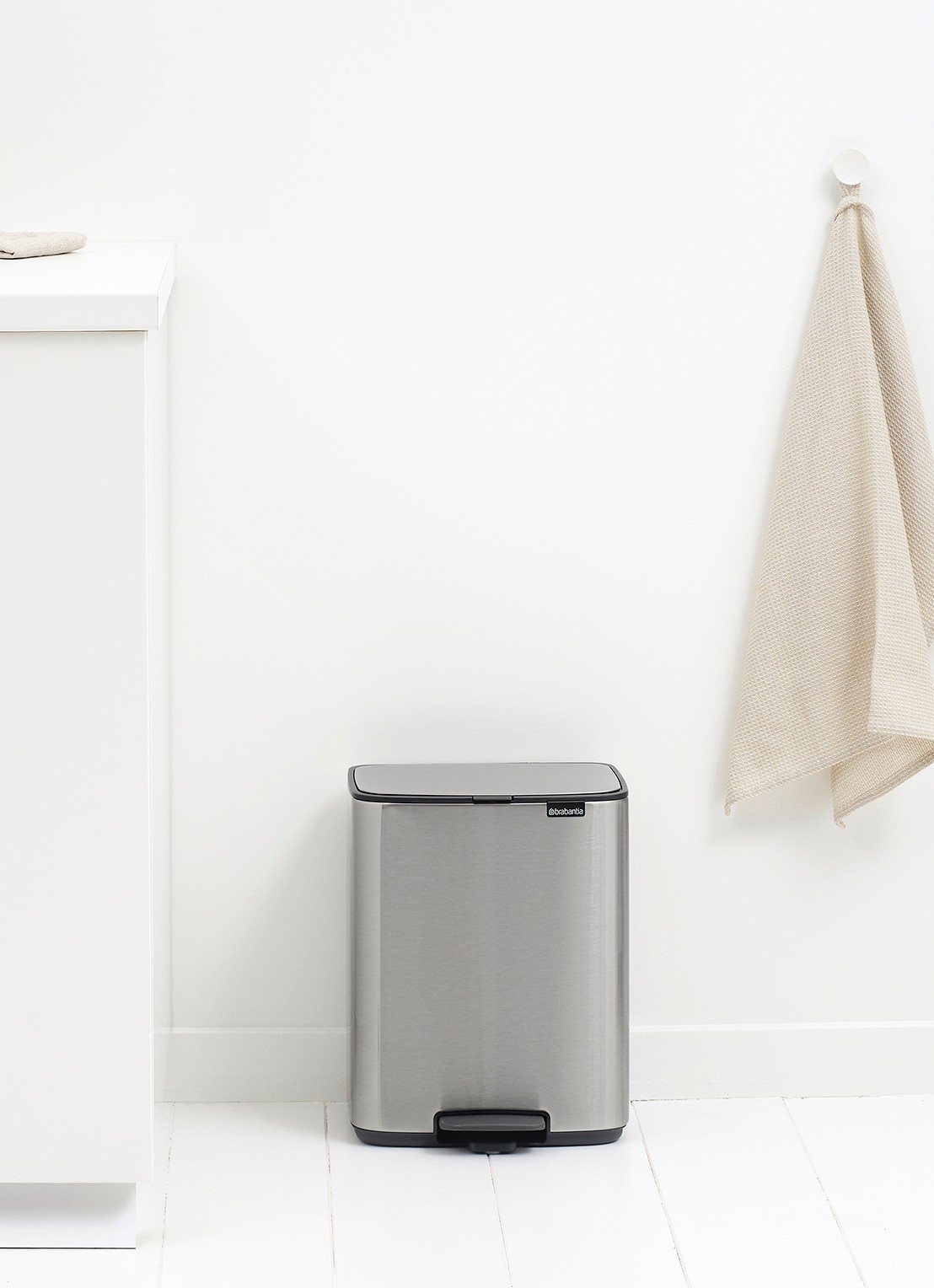 Brabantia Bo Touch Bin recyling duo prullenbak met deksel op pootjes 11 + 23 liter - detail 5 zilver