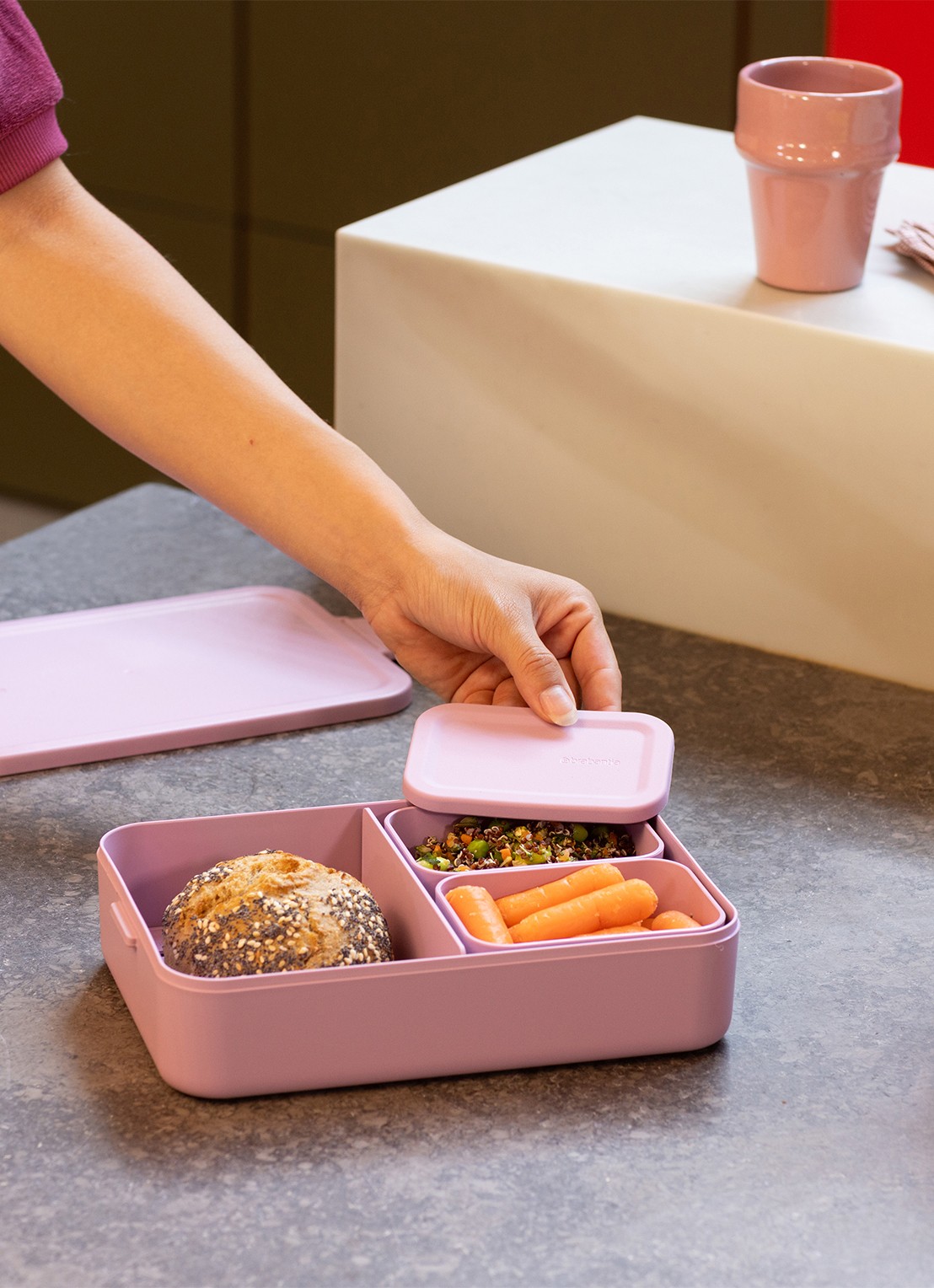 Brabantia Make & Take bento lunchbox/broodtrommel - detail 4 donkerroze