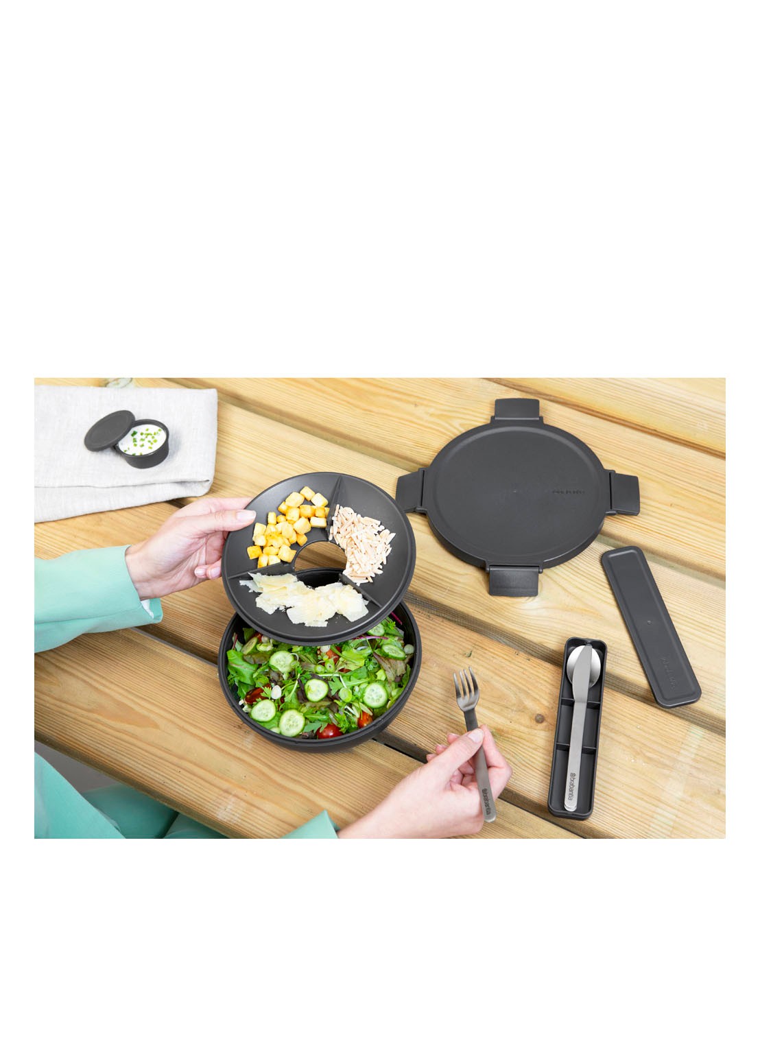 Brabantia Make & Take lunchbox 1,3 liter - detail 6 donkergrijs
