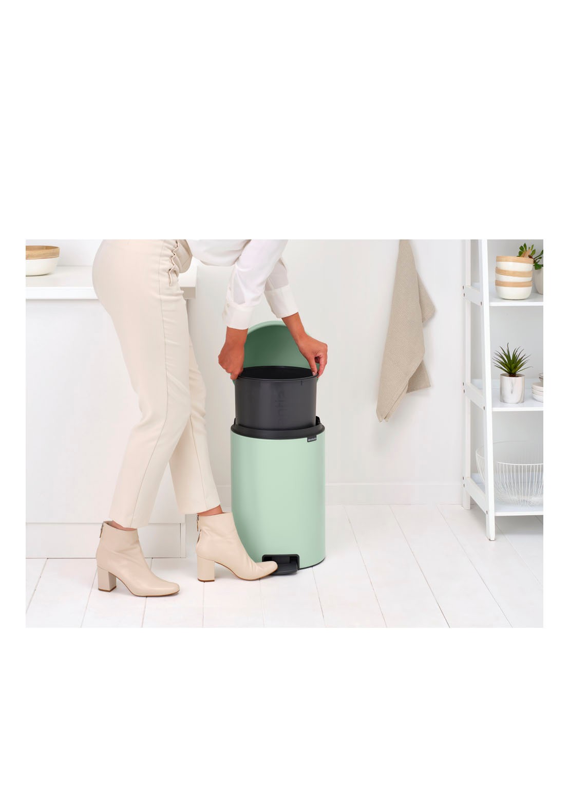Brabantia NewIcon pedaalemmer 20 liter - detail 4 lindegroen