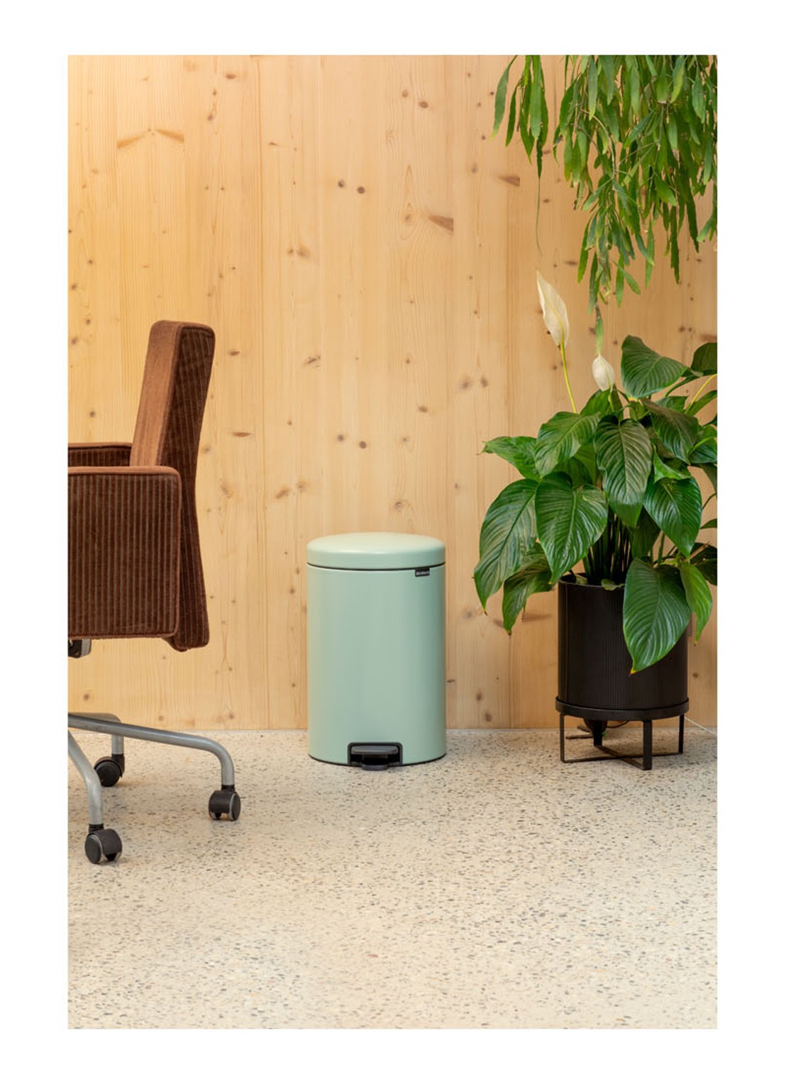 Brabantia NewIcon pedaalemmer 20 liter - detail 6 lindegroen