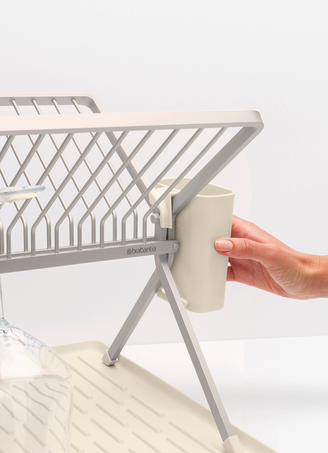 Brabantia SinkSide afdruiprek met bestekhouder - detail 3 beige