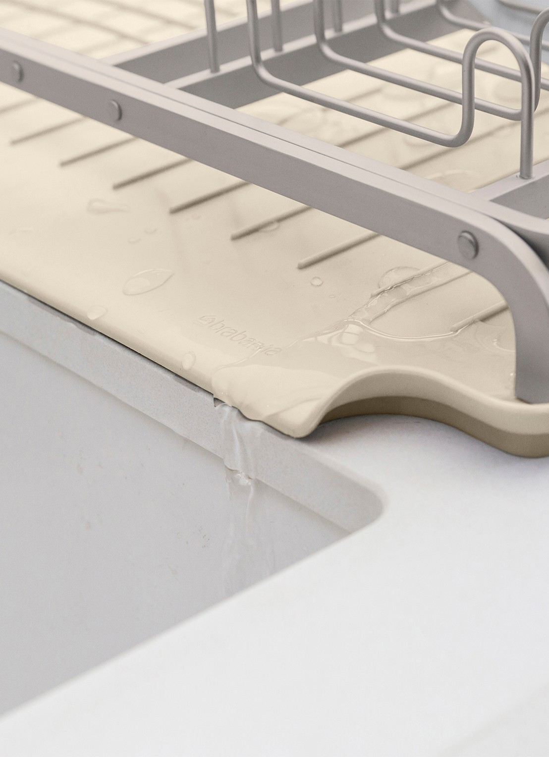 Brabantia SinkSide afdruiprek met lekbak en bestekhouder - detail 4 beige